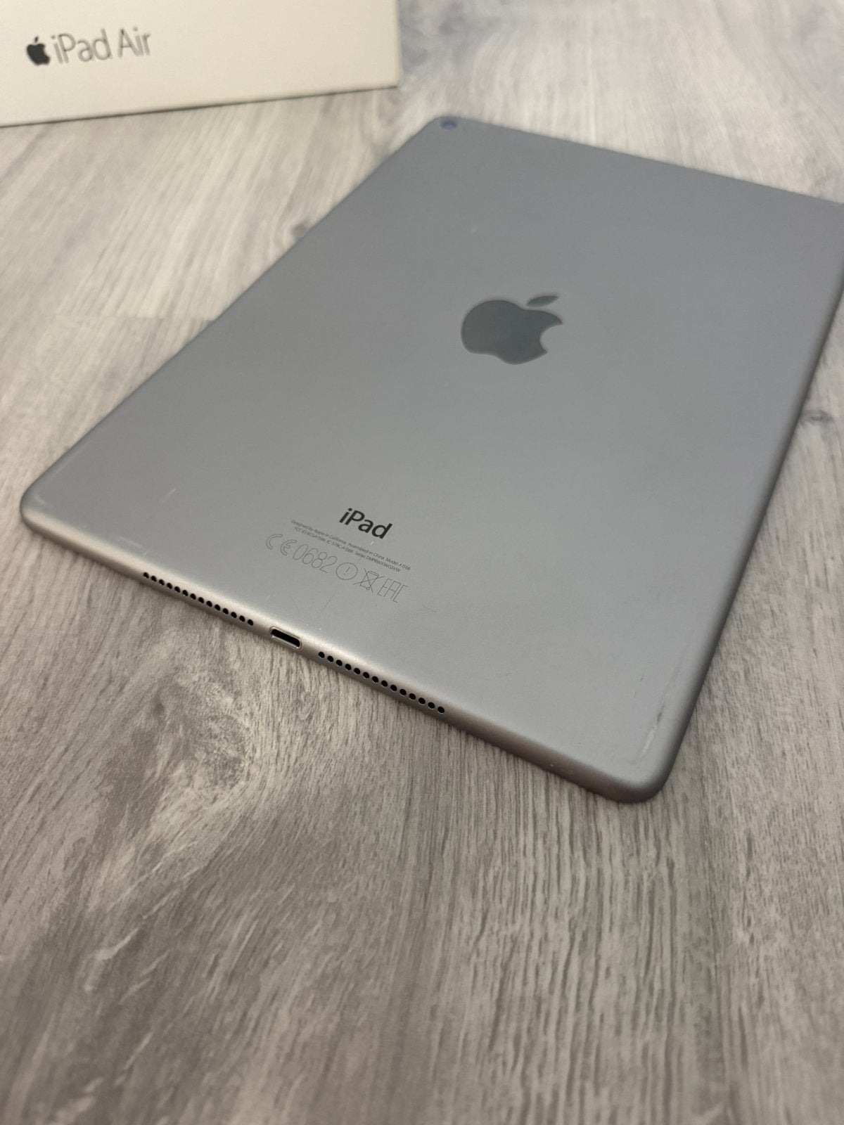 Foto 8 van Apple iPad Air 2 - Wi-Fi - 64GB - Space Gray 2016