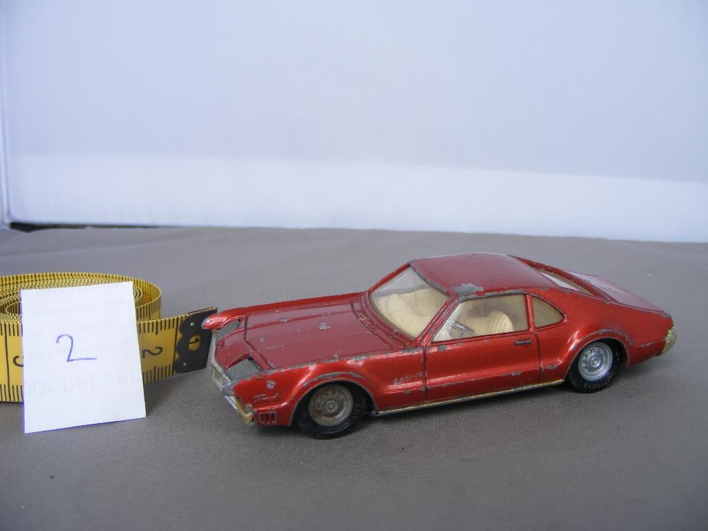 Oldsmobile toronado, corgi toys 276 (2) take off wheels 1/43, Hobby en Vrije tijd, Modelauto's | 1:43, Ophalen of Verzenden, Gebruikt