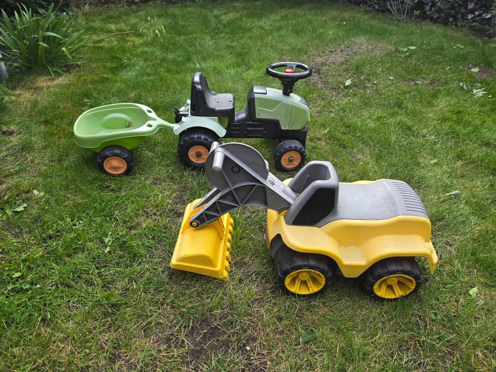 Loopvoertuigen: Tractor met aanhanger en BIG graafmachine, Ophalen, Gebruikt, Loopvoertuig