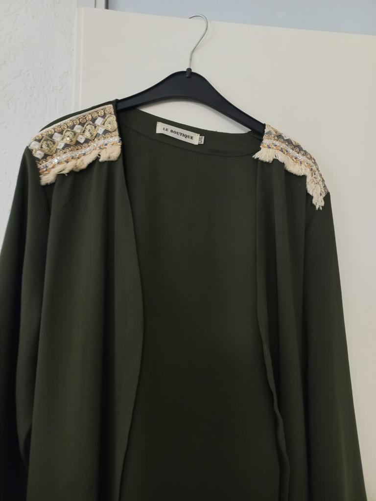 Groene kimono met borduursels, Kleding | Dames, Truien en Vesten, Maat 38/40 (M), LE BOUTIQUE, Ophalen of Verzenden, Zo goed als nieuw