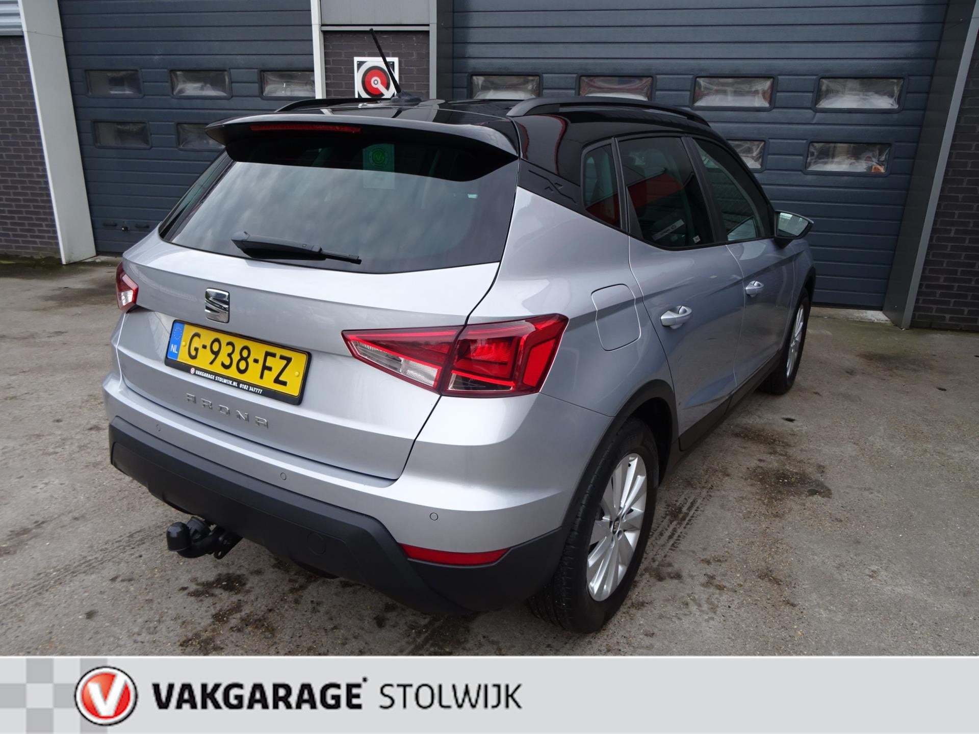 Seat Arona 1.0 TSI Style Business Intense Automaat, Trekhaak, Auto's, Stof, 116 pk, Origineel Nederlands, Bedrijf