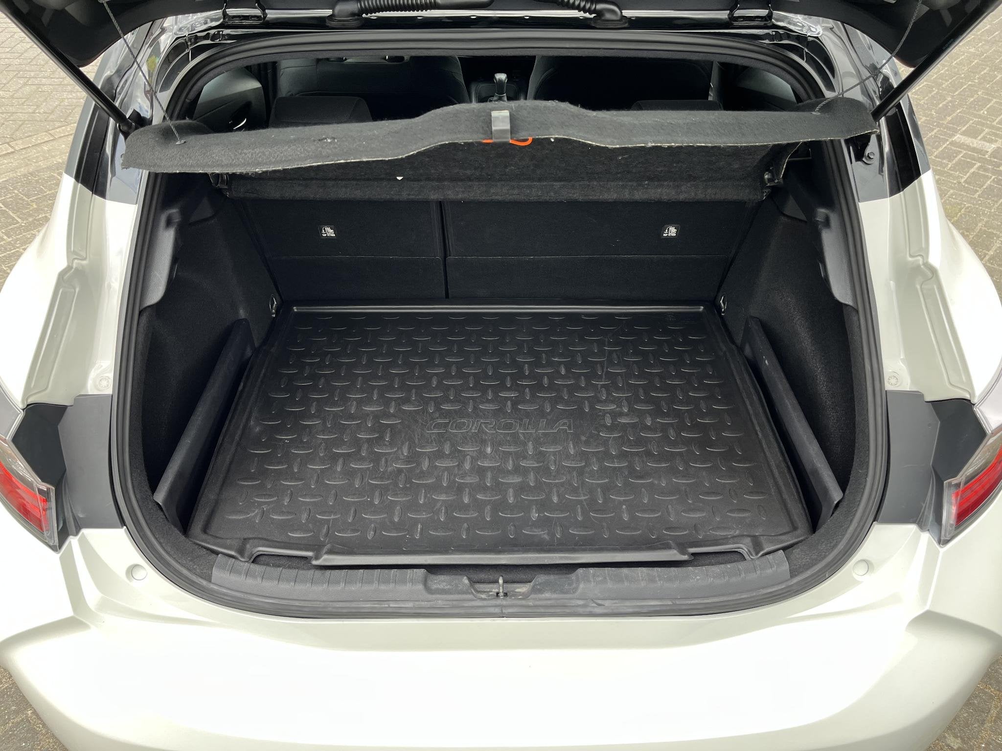 Toyota Corolla 2.0 Hybrid Executive | Bi-Tone, Auto's, 450 kg, Gebruikt, 4 cilinders, Corolla
