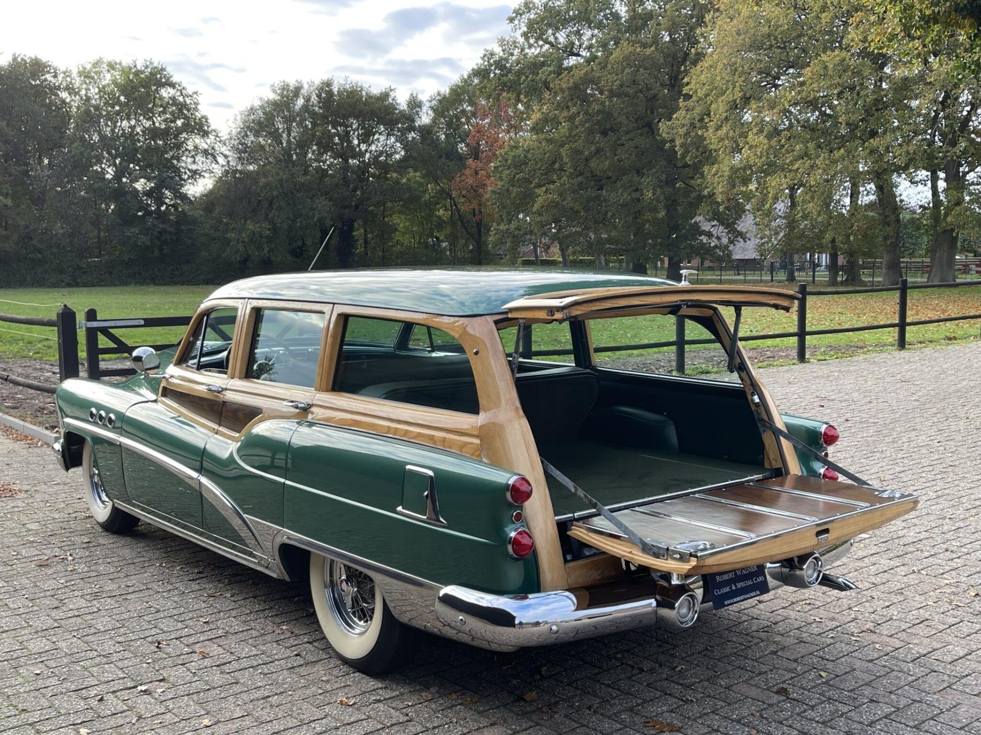 Buick Super V8 Wagon "Woody" gerestaureerd, foto 8