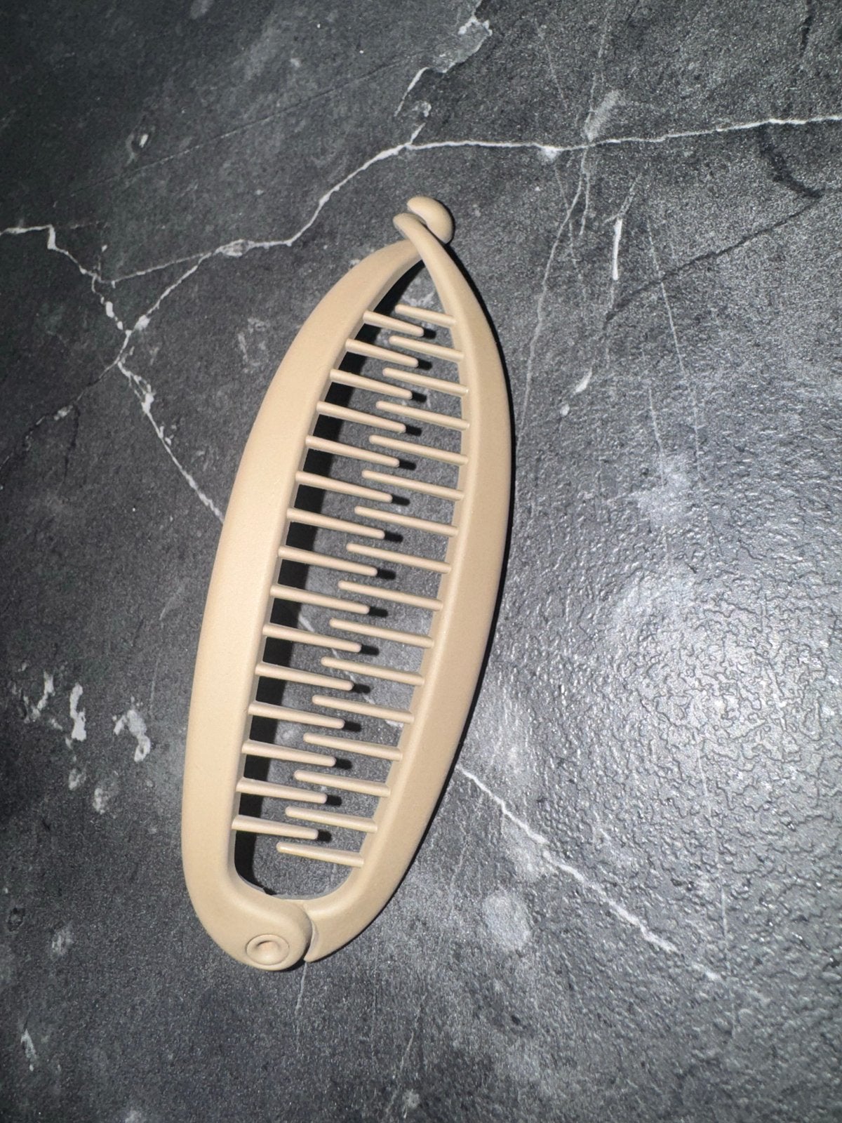 Bruine bananenklem - Gloednieuw, Ophalen of Verzenden, Nieuw, Haarspeld
