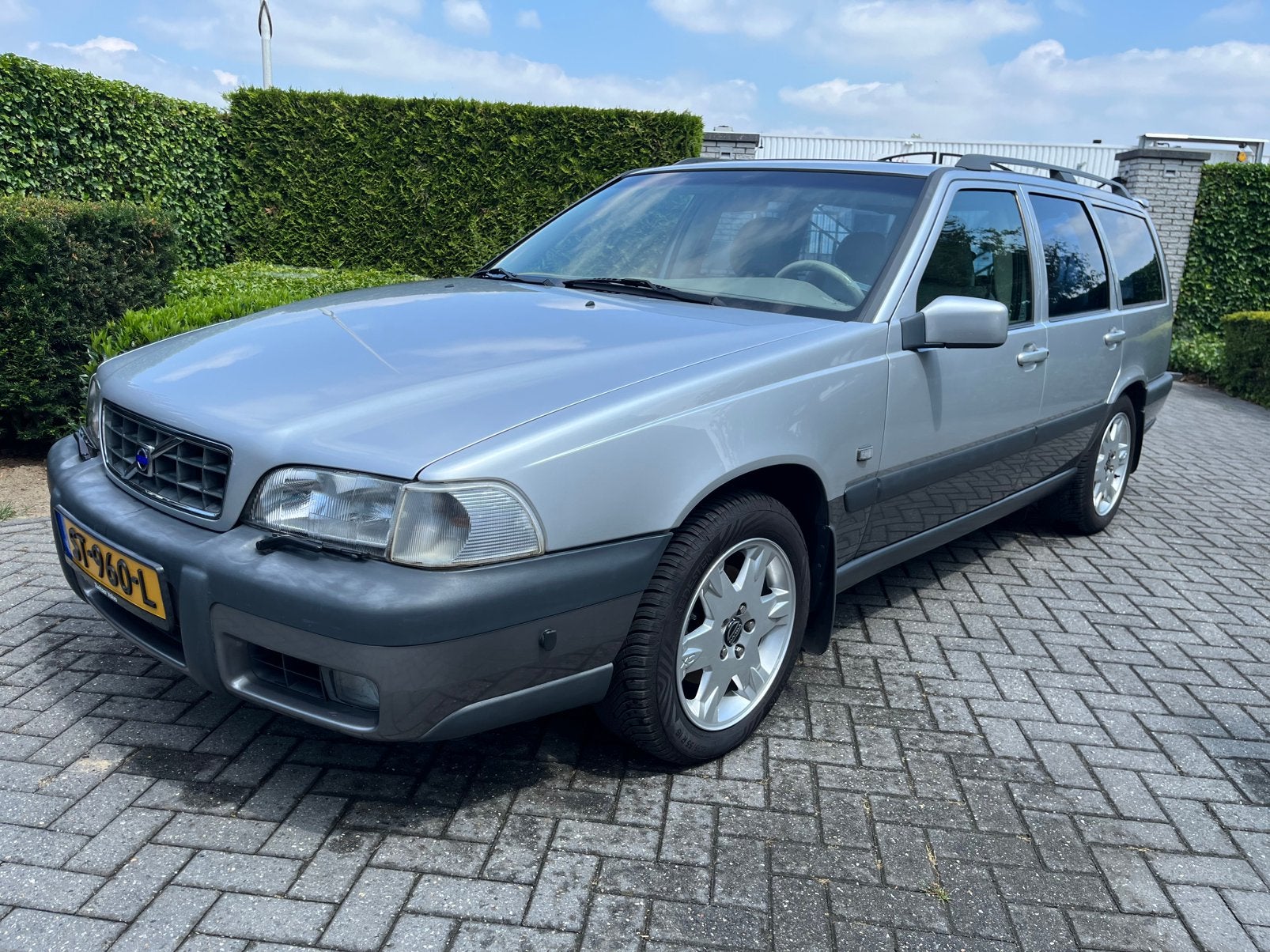 Volvo XC70 Cross Country 1999 225dkm. Youngtimer., Auto's, Volvo, Automaat, Euro 5, Beige, 1657 kg