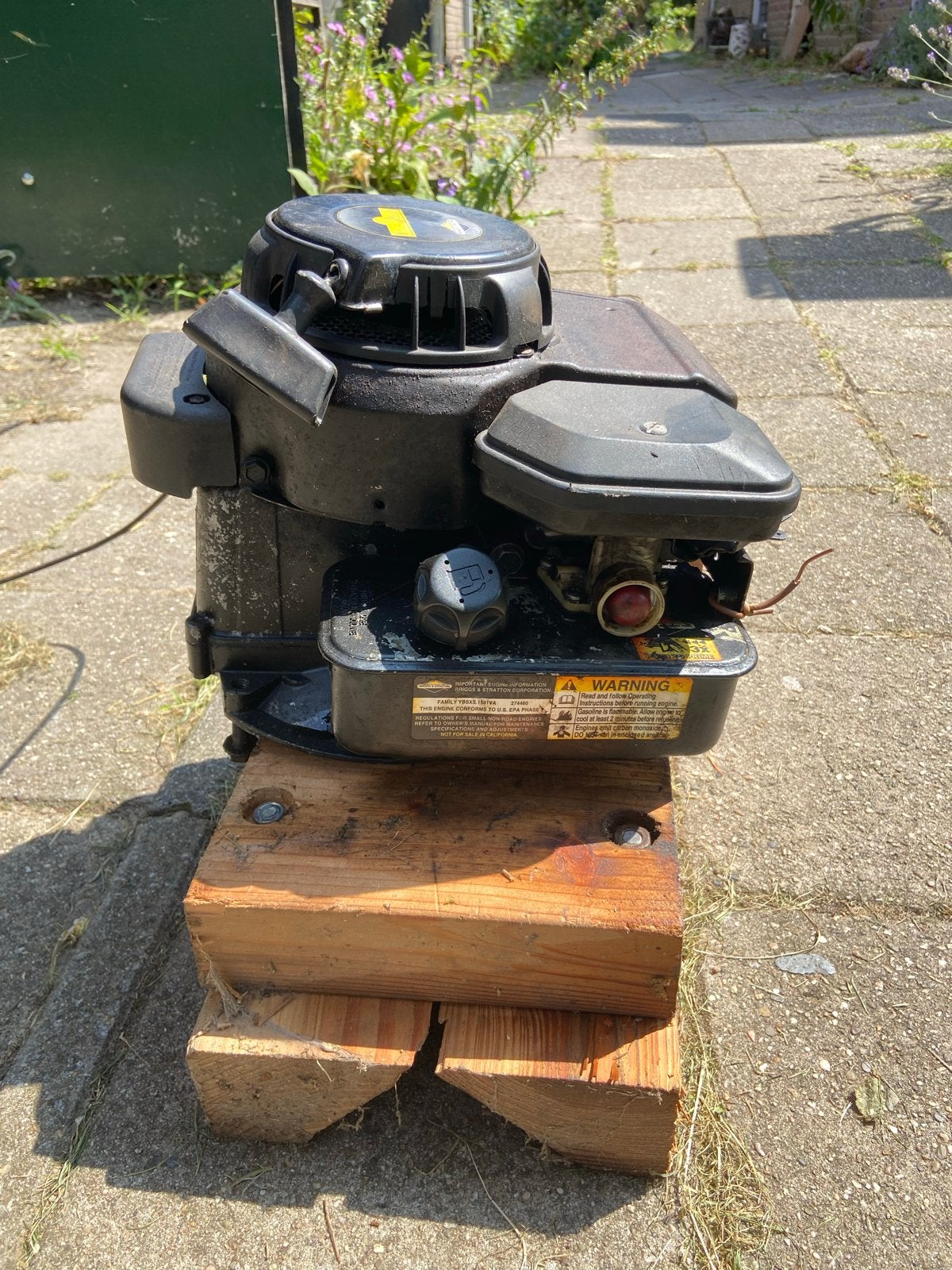 Briggs & Stratton grasmaaier motor. Loopt, Ophalen