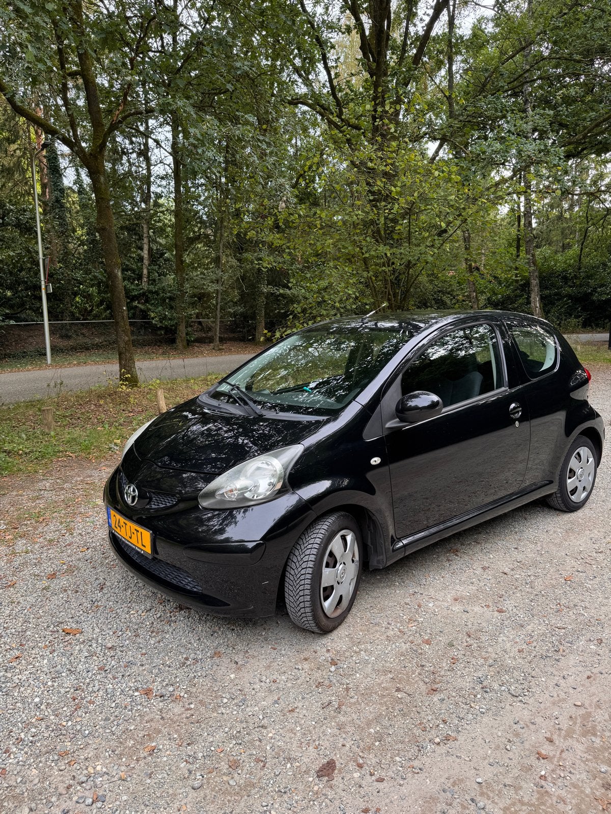 Toyota Aygo - zwart - APK tot mei 2027, Voorwielaandrijving, Stof, 4 stoelen, Origineel Nederlands