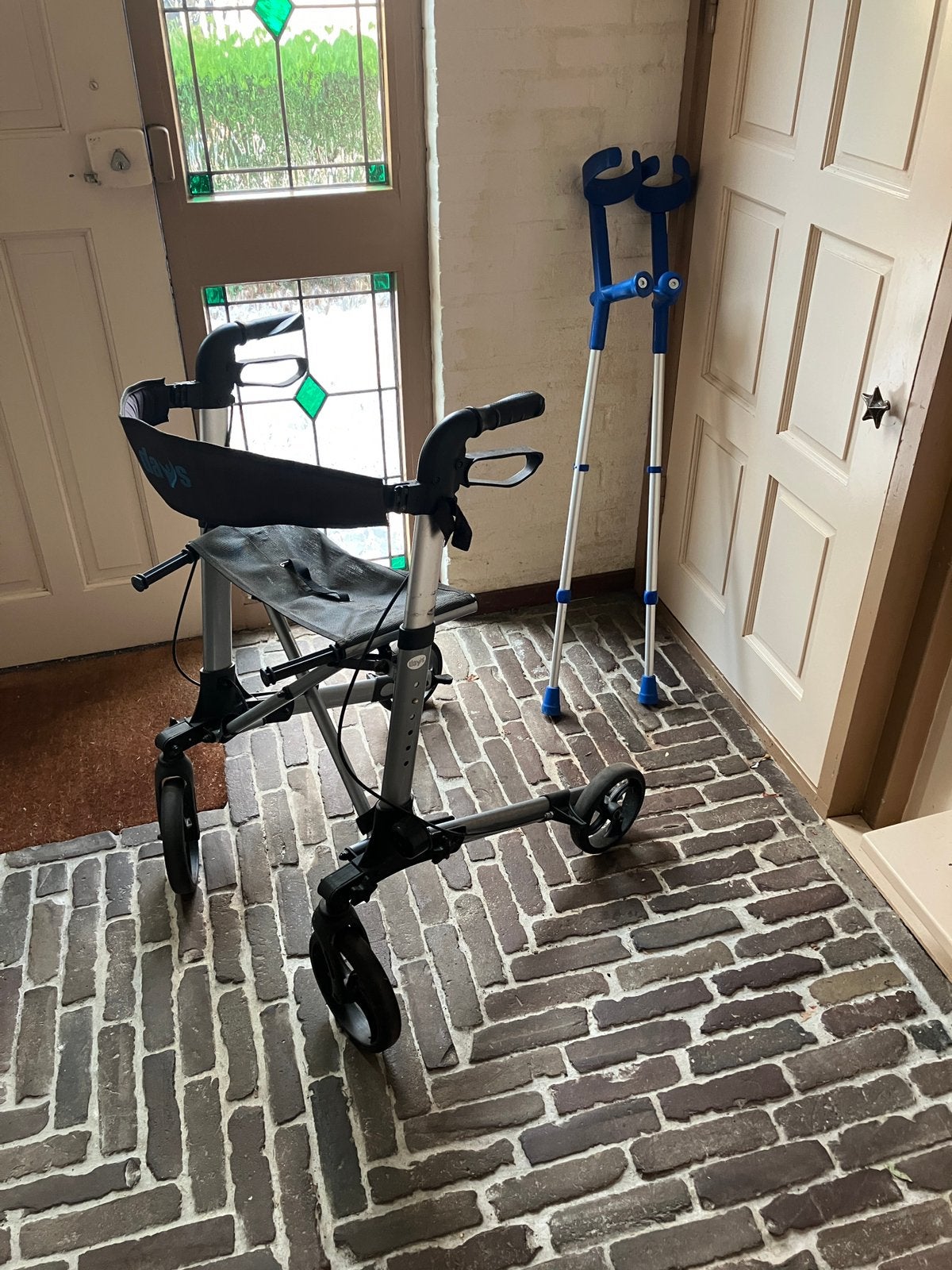 Opvouwbare rollator, Ophalen, Opvouwbaar