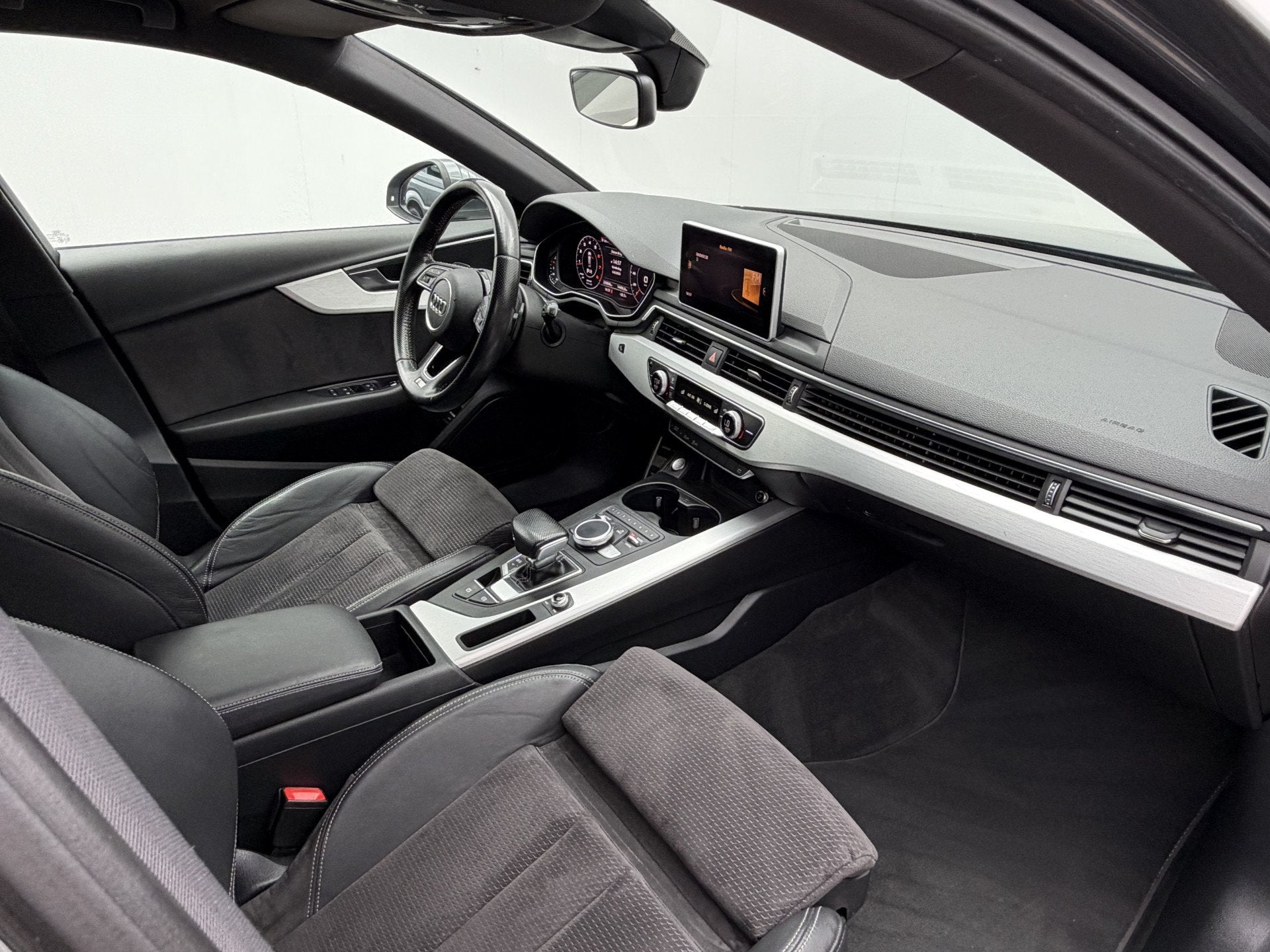 Audi A4 Avant 2.0 TFSI ultra Sport Pro Line S-Line Automaat, Gebruikt, Euro 6, 1984 cc, 1435 kg