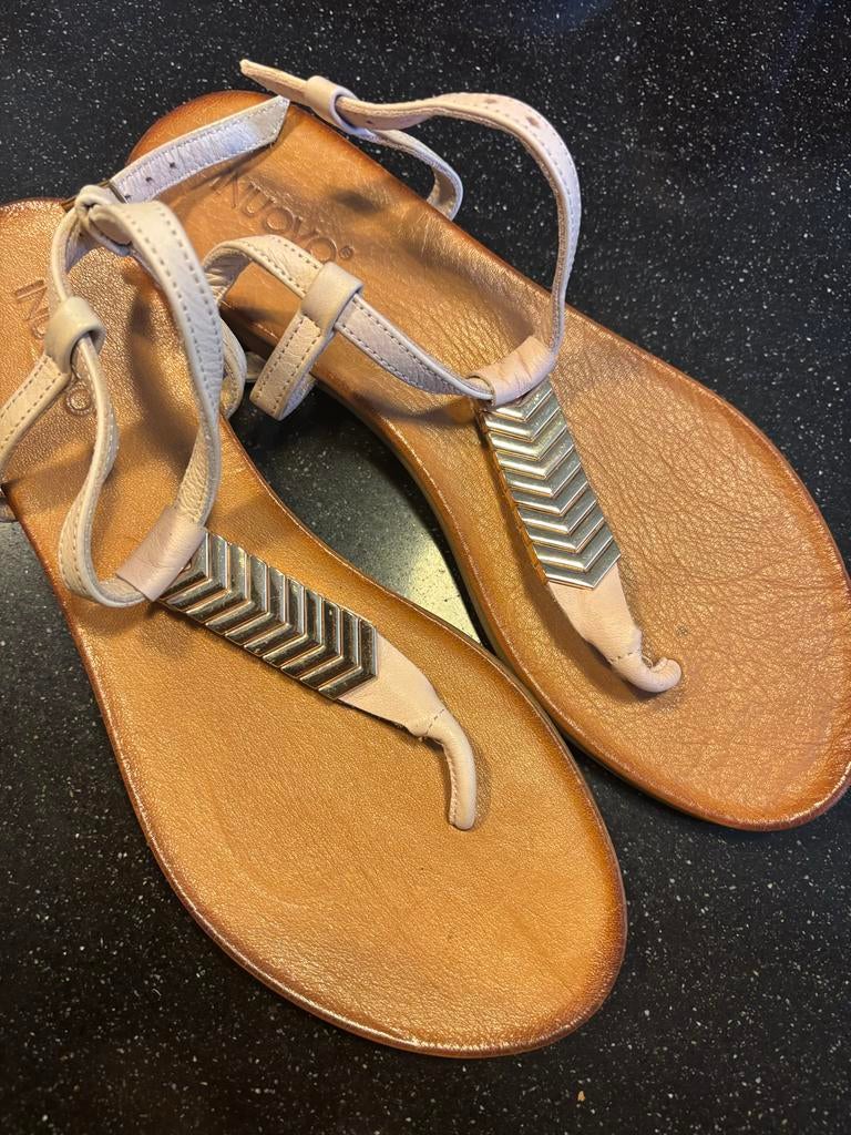 Inuovo teenslippers leer maat 40, Ophalen of Verzenden, Slippers