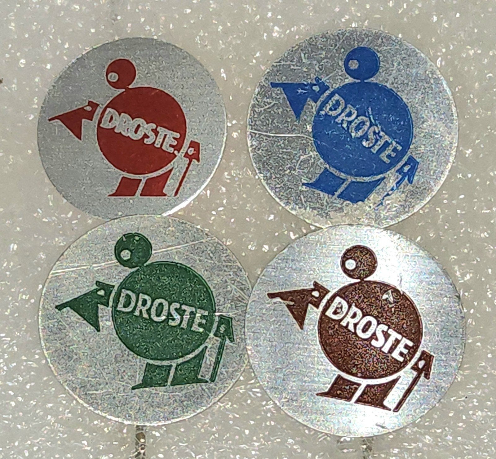 4 Droste Chocolade Speldjes - Vintage Reclame, Ophalen of Verzenden, Gebruikt, Merk, Speldje of Pin