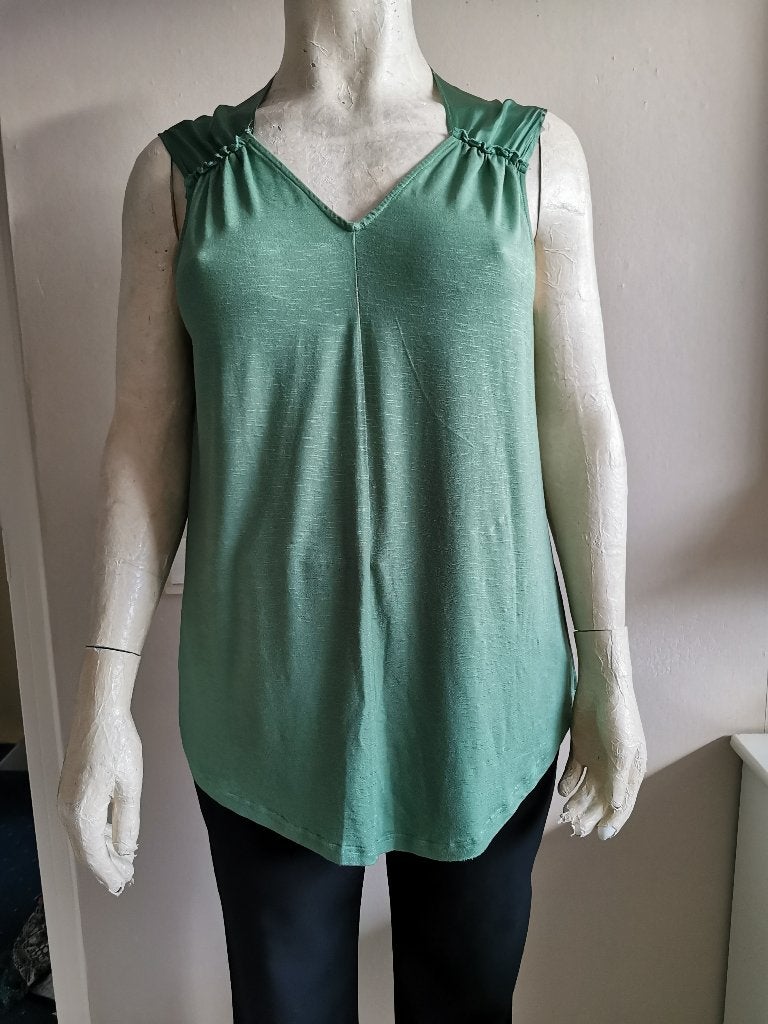 71 .. nieuwe tuniek van Yesta maat 0 is maat 44 - 46, Ophalen of Verzenden, Nieuw, Groen, Blouse of Tuniek