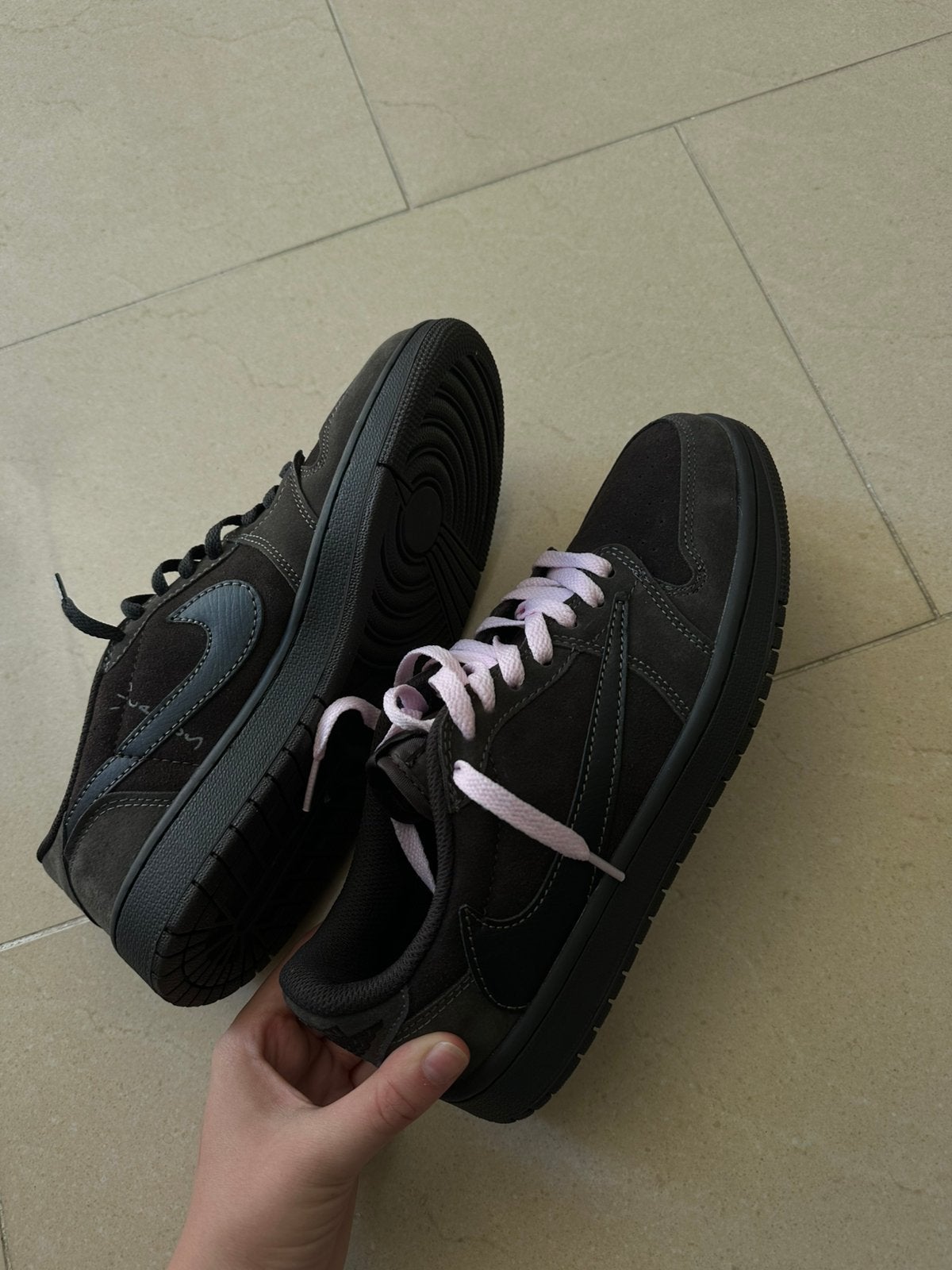Travis Scott low brown, Ophalen of Verzenden, Nieuw, Bruin, Sneakers of Gympen
