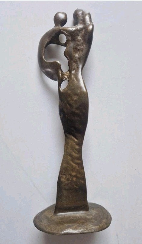 Abstract bronzen beeld van een omhelzend paar, 23cm hoog, Antiek en Kunst, Ophalen of Verzenden
