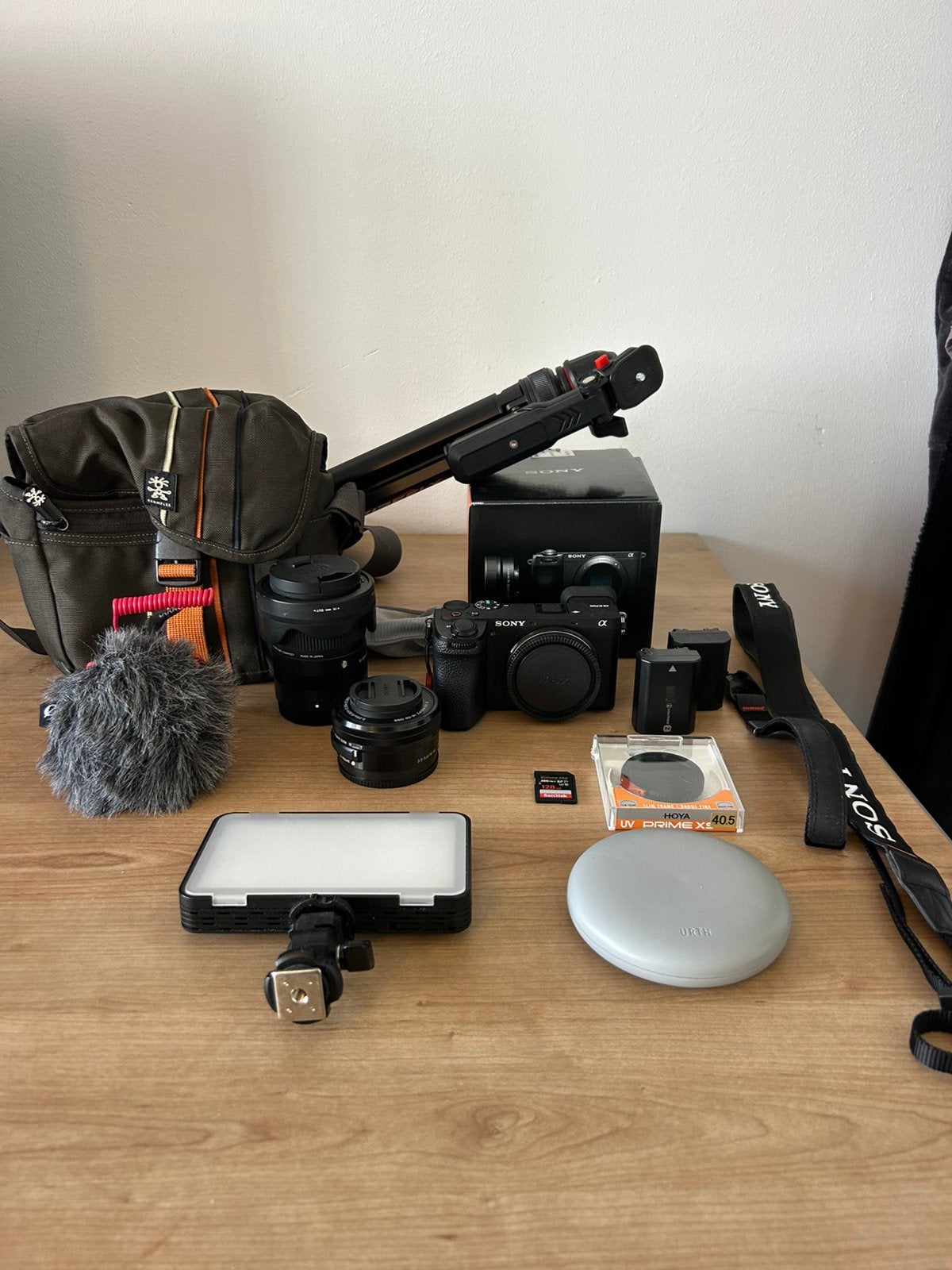 Sony A6700 + Sigma 18-50mm F2.8 + Sony 16-50mm + accessoires, Ophalen, Zo goed als nieuw, Overige typen