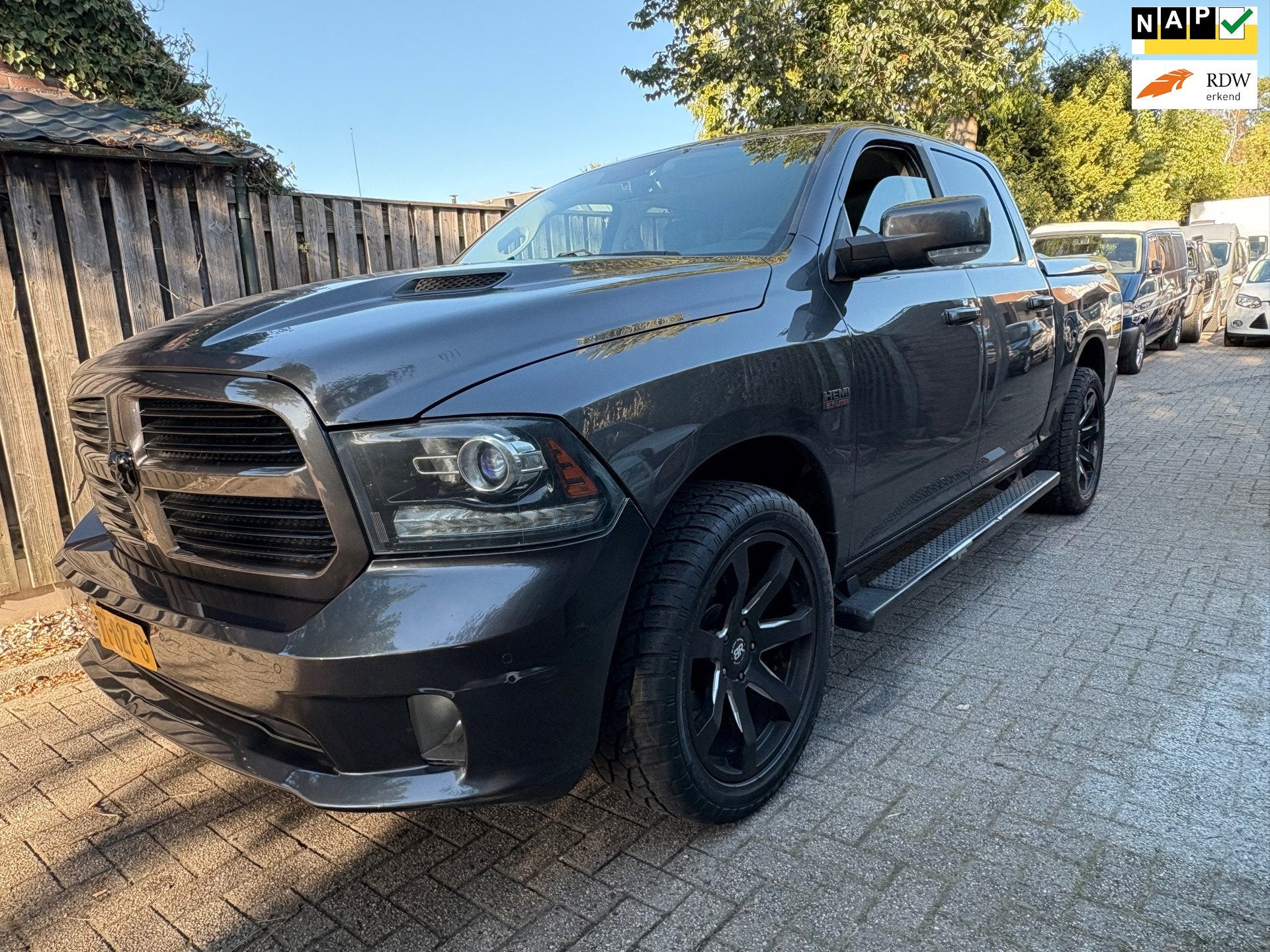 Dodge Ram 1500 5.7 V8 4x4 Quad Cab 6'4 - full option - autom, Auto's, Automaat, Gebruikt, 5654 cc, Bedrijf