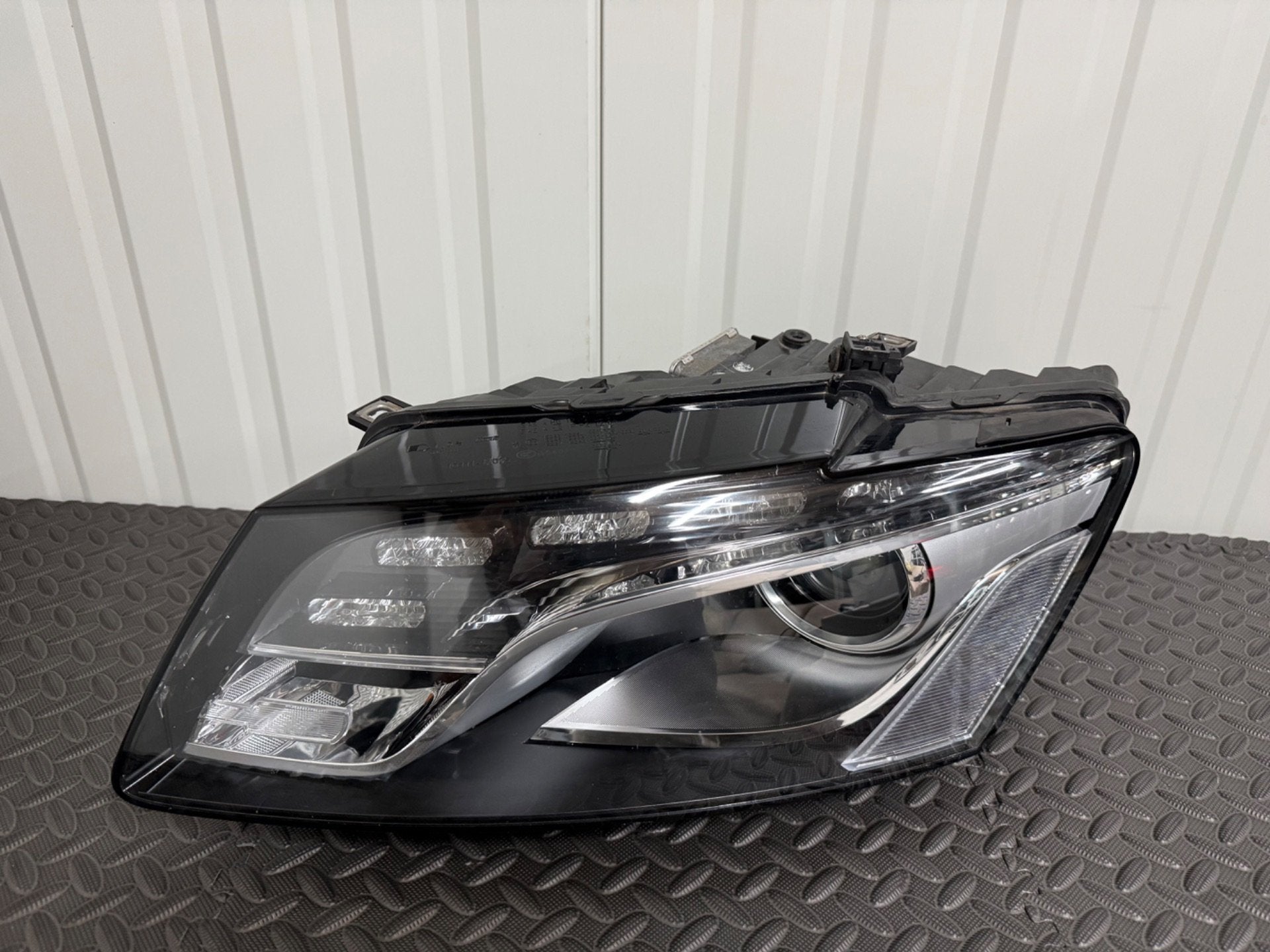 Audi Q5 8R xenon led koplamp links 8r0941029aj, Auto-onderdelen, AUDI AG, Kundenbetreuung@audi.de, Nieuw, Auto-Union-Strasse 1
85045  Ingolstadt, DE