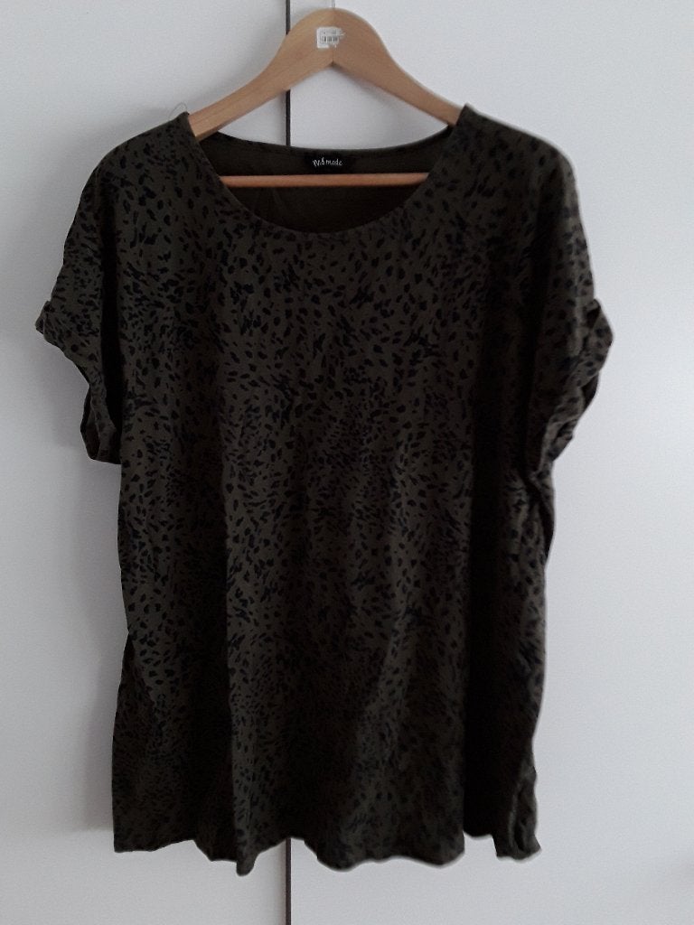 MS Mode Lang Groen T-shirt Met Zwarte Animal Print Maat XL, Maat 46/48 (XL) of groter, Ophalen of Verzenden, Zo goed als nieuw