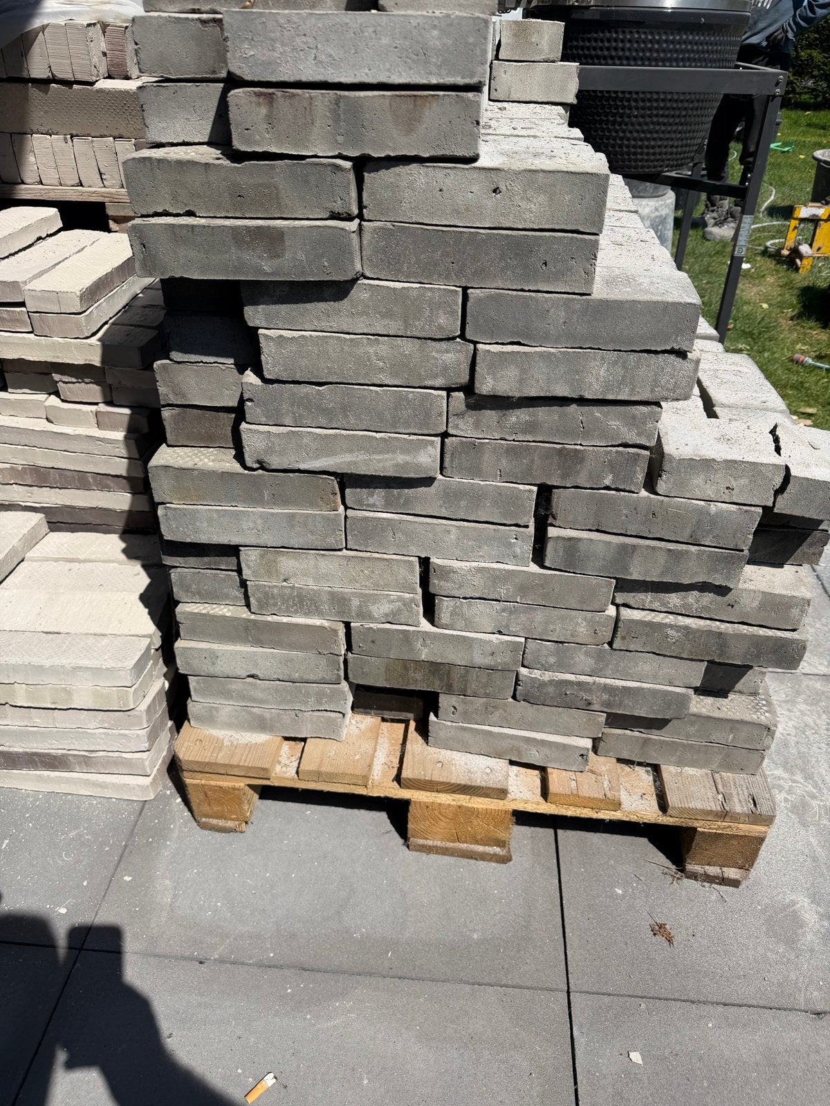 GRATIS betonnen klinkers voor terras of oprit, Ophalen, Gebruikt, Klinkers, 10 m² of meer