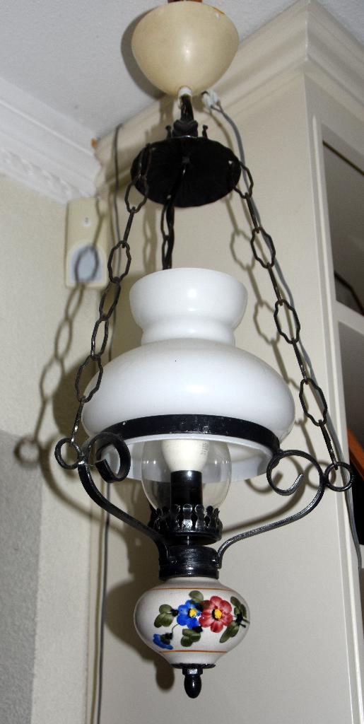 Brocante hanglamp smeedijzer met bloemen olielamp model, Verzenden
