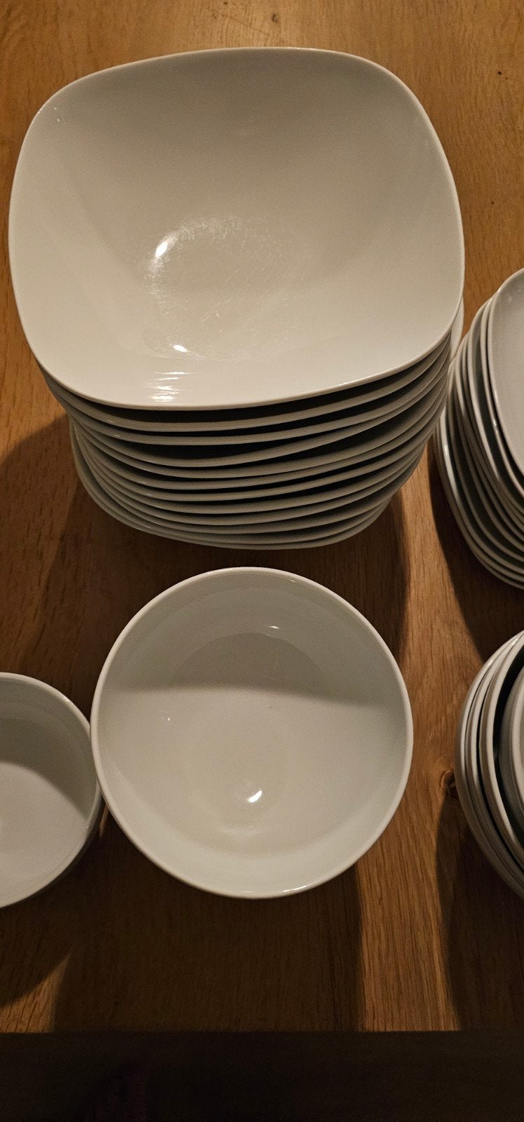IKEA Vardera Servies Wit - Borden en Kommen, Huis en Inrichting, Ophalen, Gebruikt, IKEA, Compleet servies