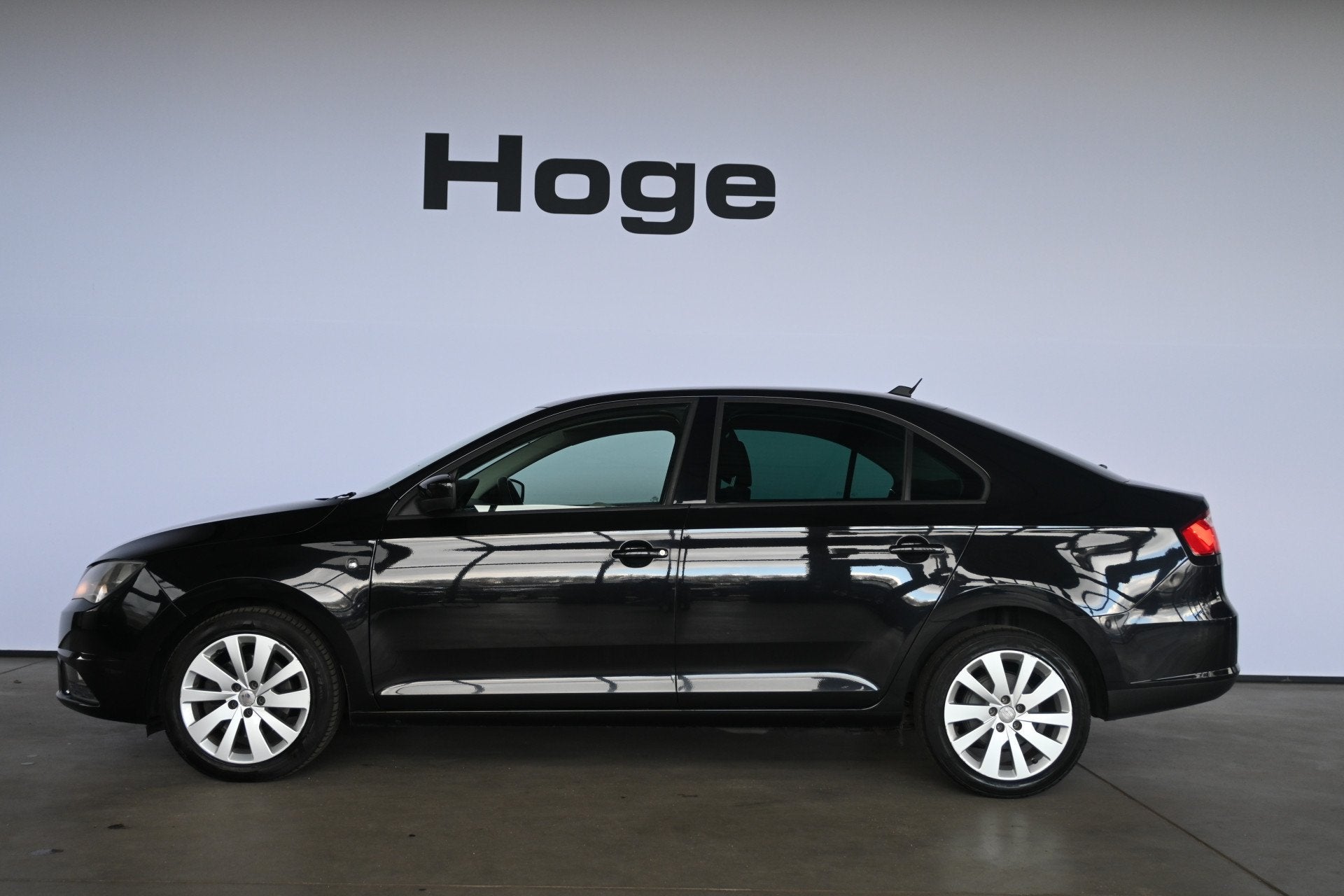 SEAT Toledo 1.2 TSI Businessline High Clima Navigatie Cruise, Euro 5, Stof, Gebruikt, Met garantie (alle)