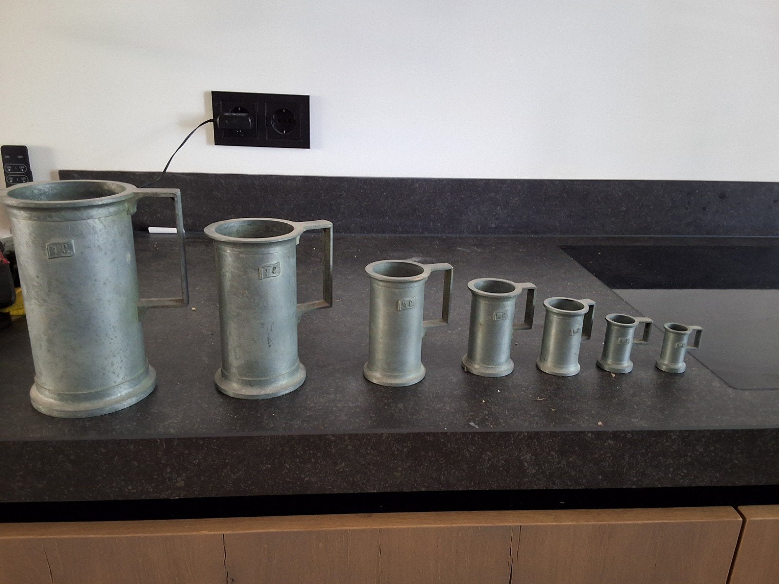 Peltrato tinnen maatbekerset, Antiek en Kunst, Antiek | Tin, Ophalen