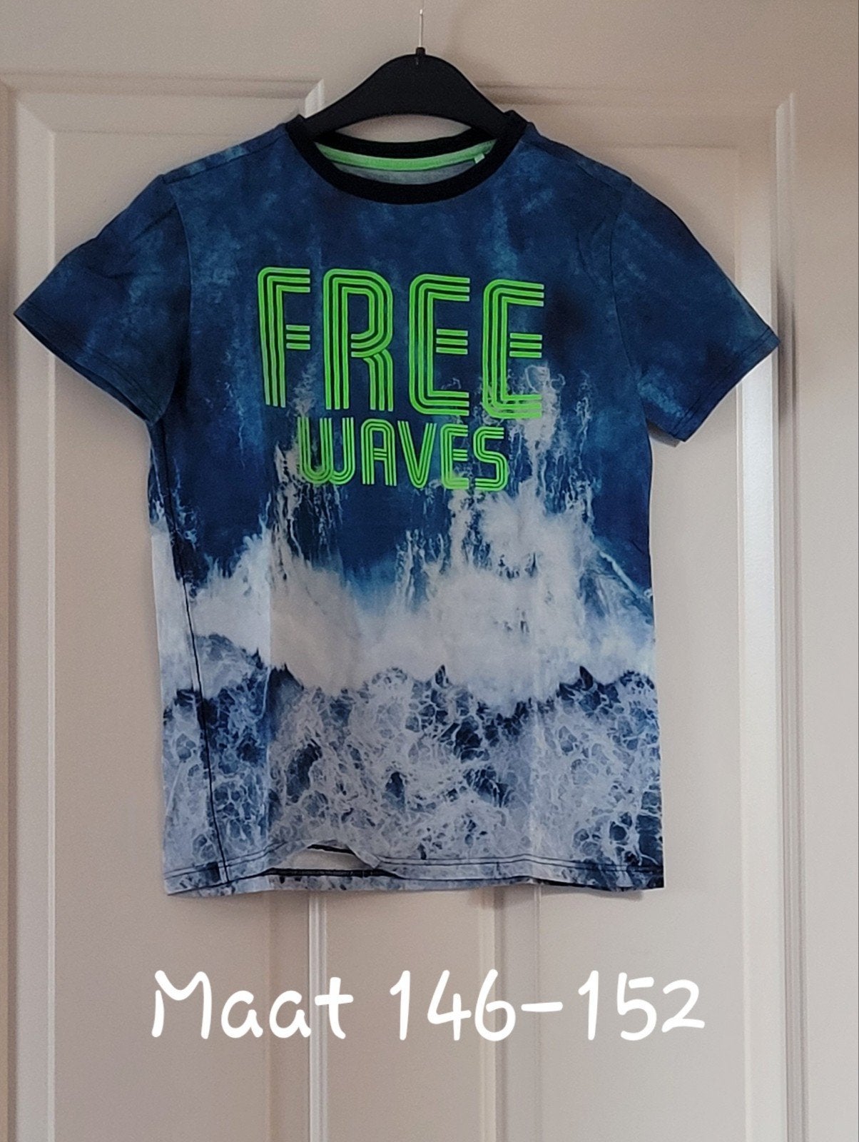 Blauw tshirt met witte golven maat 146-152, Kinderen en Baby's, Kinderkleding | Maat 146, Gebruikt, Ophalen of Verzenden, Shirt of Longsleeve