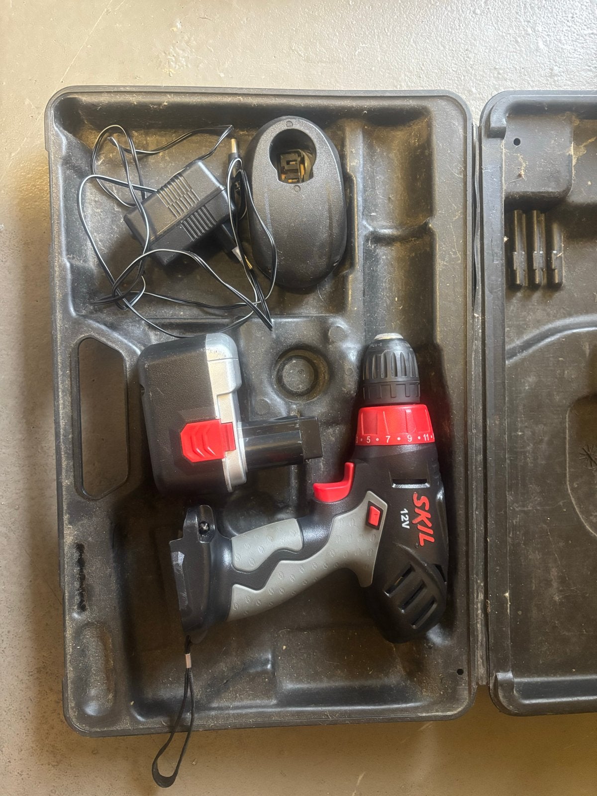 Skil accuboormachine 12V voor hobbyist, compleet met accu en, Ophalen of Verzenden, Gebruikt, Minder dan 400 watt, Boor- en Schroefmachine