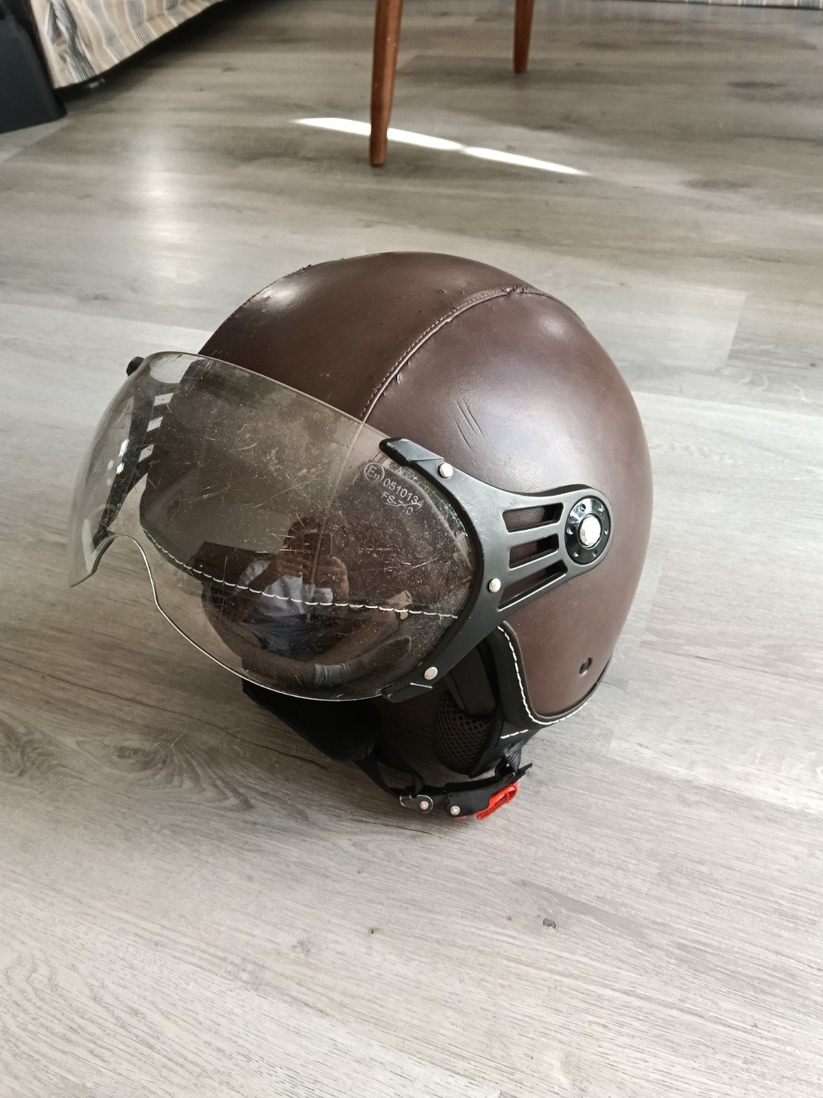 Vinz scooterhelm bruin leer maat M, Fietsen en Brommers, Brommerhelmen, Ophalen of Verzenden