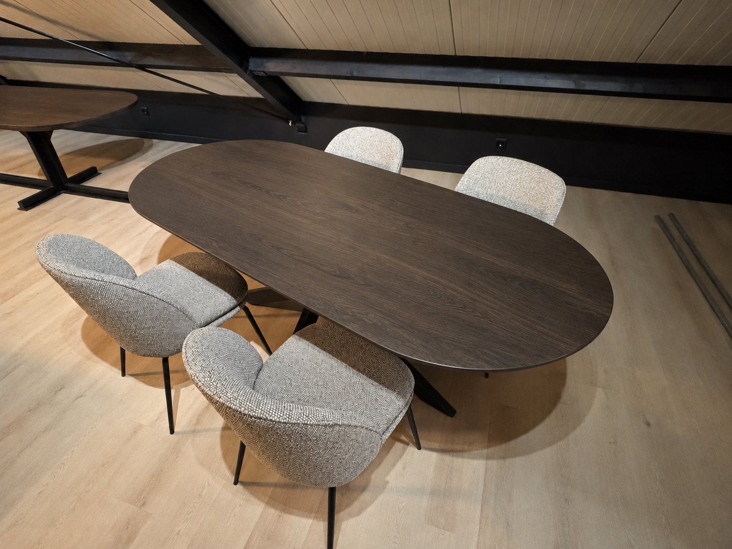 Prachtige massief eiken eettafel vals ovaal / plat ovaal, Huis en Inrichting, 100 tot 150 cm, -, -, Eikenhout
