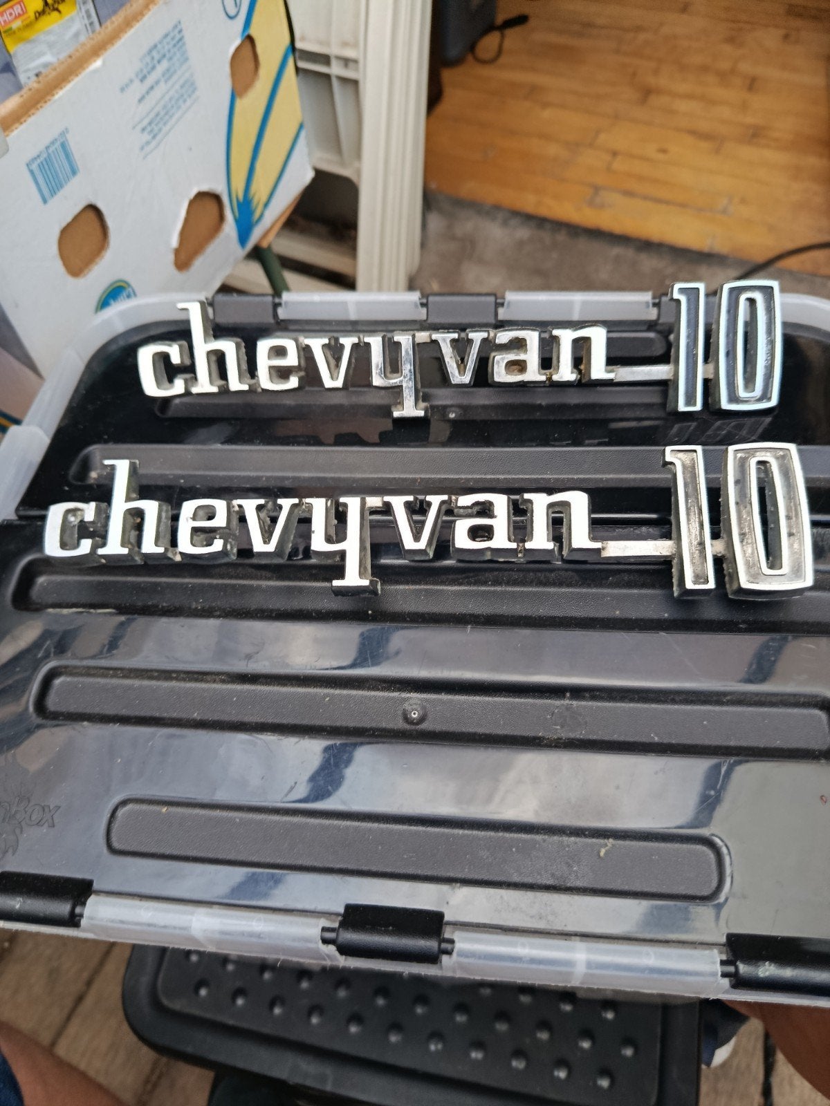 Chevrolet spatbord emblemen voor Van G bus. .bj70/75, Ophalen of Verzenden, Chevrolet