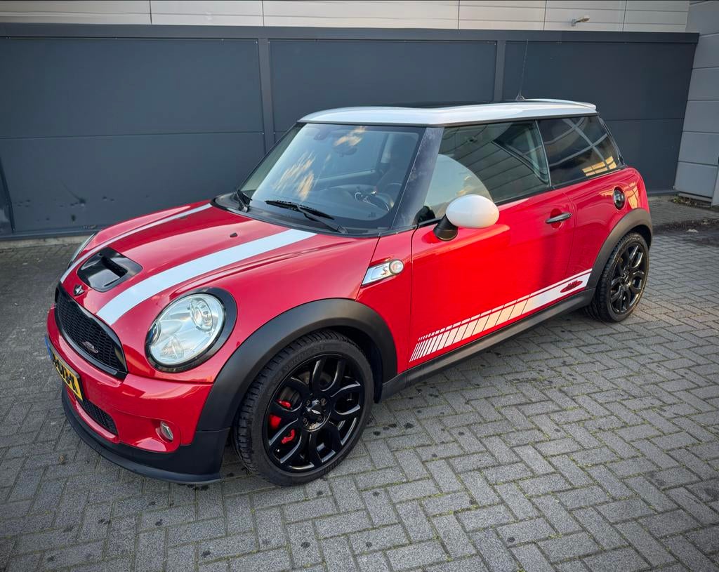Mini Cooper S  1.6 / 128KW /AUT /2008 /KM 129.733, Auto's, Mini, Zwart, 4 cilinders, 4 stoelen, Leder en Stof