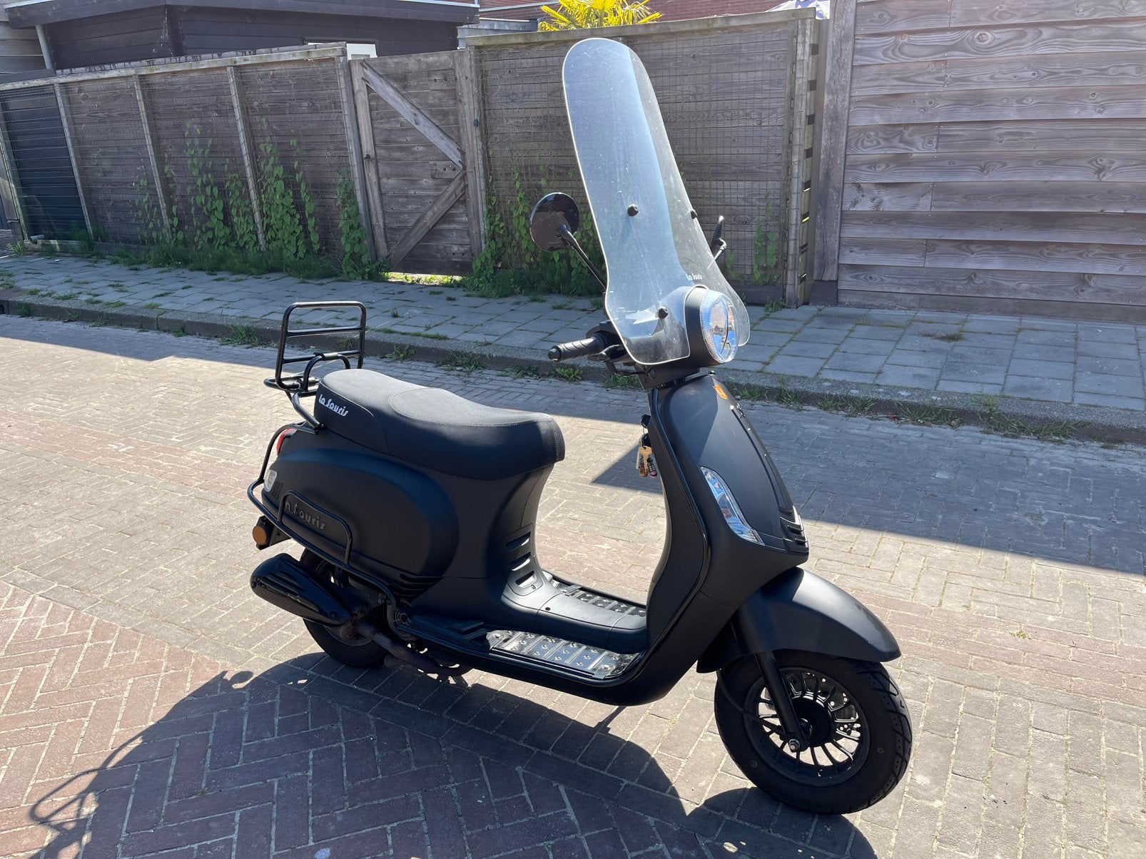 Mat zwarte La Sourice Sourini, special edition, Fietsen en Brommers, Scooters | Overige merken, Ophalen, Maximaal 45 km/u, Zo goed als nieuw