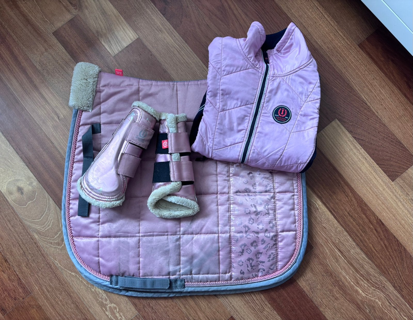 Imperial riding set roze, Dieren en Toebehoren, Paarden en Pony's | Overige Paardenspullen, Ophalen of Verzenden, Overige soorten
