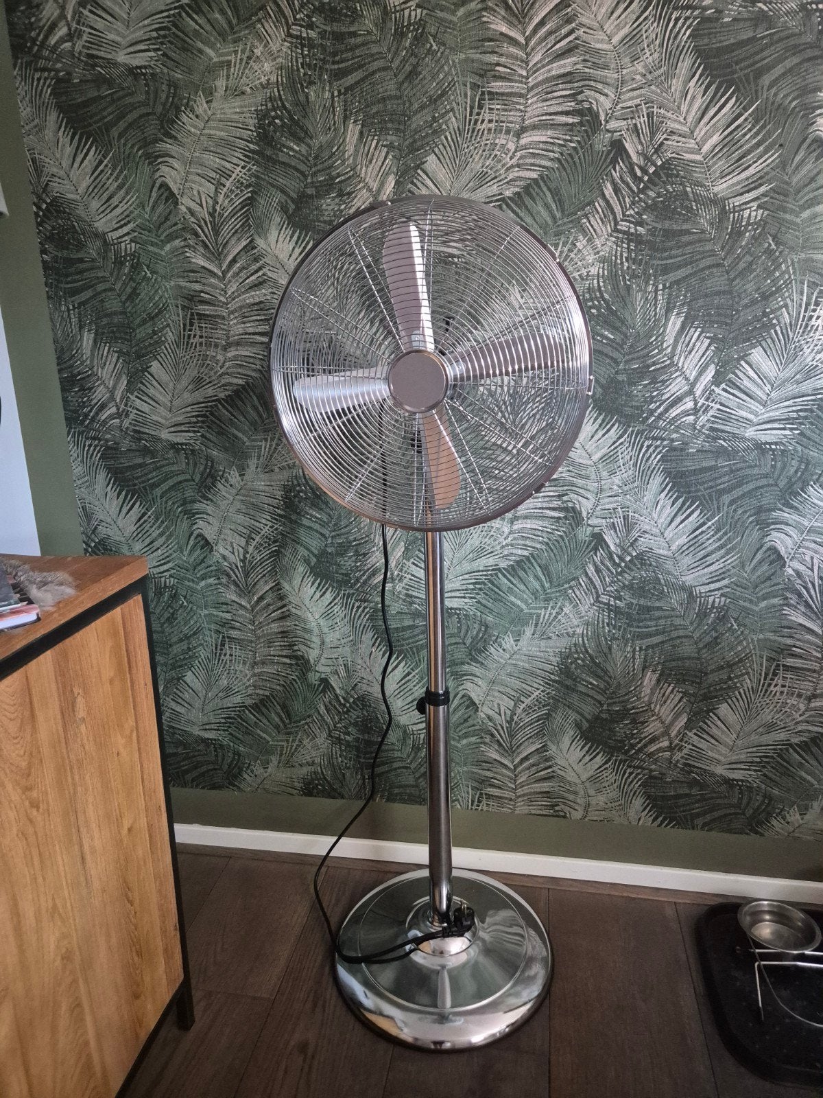 Stijlvolle Retro Statiefventilator - Chroom, Witgoed en Apparatuur, Ventilatoren, Ophalen, Zo goed als nieuw, Statiefventilator