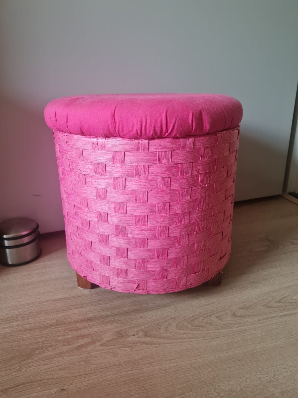 Roze poef met opbergruimte / krukje, Ophalen of Verzenden, Rond, Minder dan 50 cm, Minder dan 50 cm