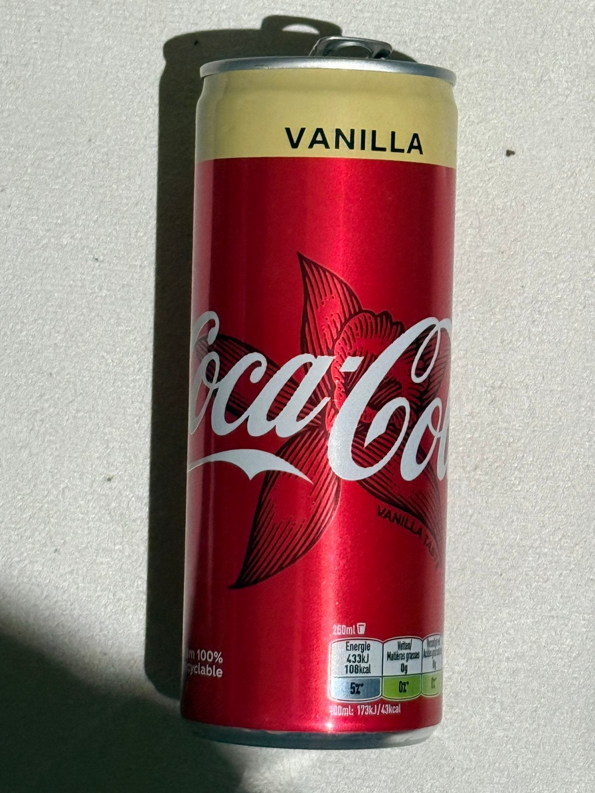 Coca-Cola - ‘Blikje Vanille’, Ophalen of Verzenden, Zo goed als nieuw, Overige typen