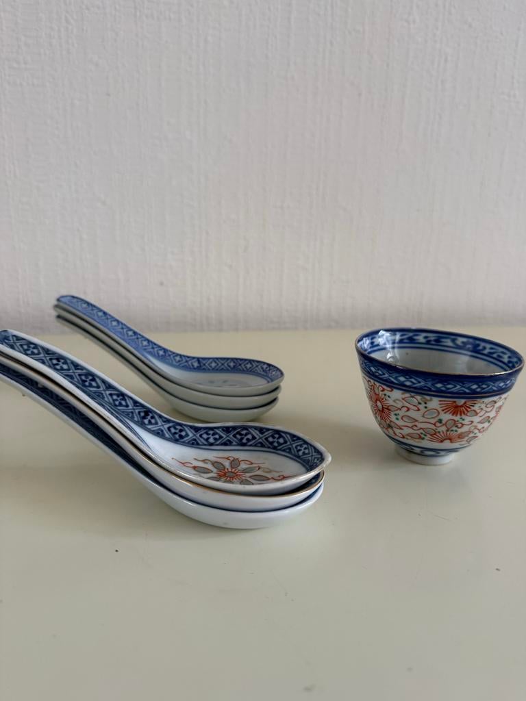 Chinees porseleinen lepels en kommetje, Ophalen