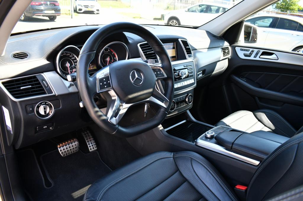 Mercedes-Benz M-Klasse AMG 63 Camera|Pano|Nieuwe ketting, Auto's, Automaat, 526 pk, Gebruikt, 2245 kg