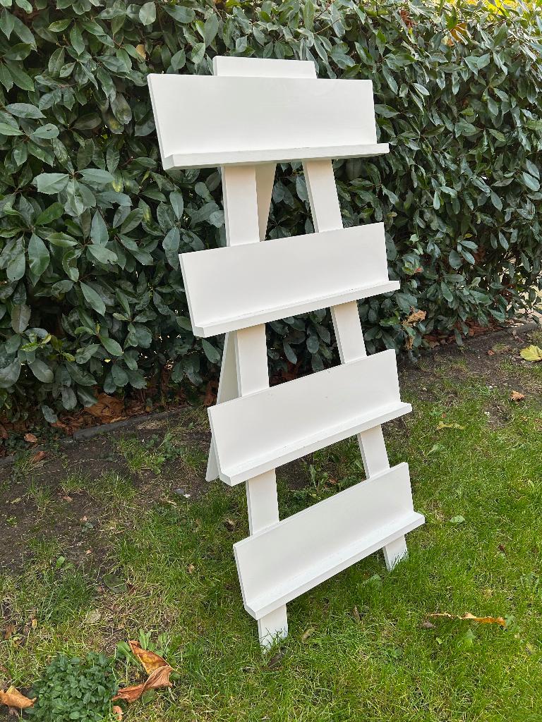 Display rek voor bv schilderijen, foto's, boeken, Ophalen, Zo goed als nieuw