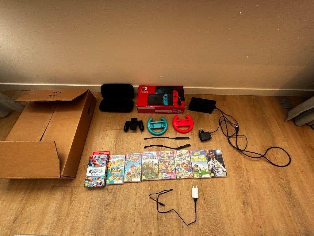 Nintendo Switch met 8 games, Switch 2019 Upgrade, Met 2 controllers, Ophalen of Verzenden, Gebruikt