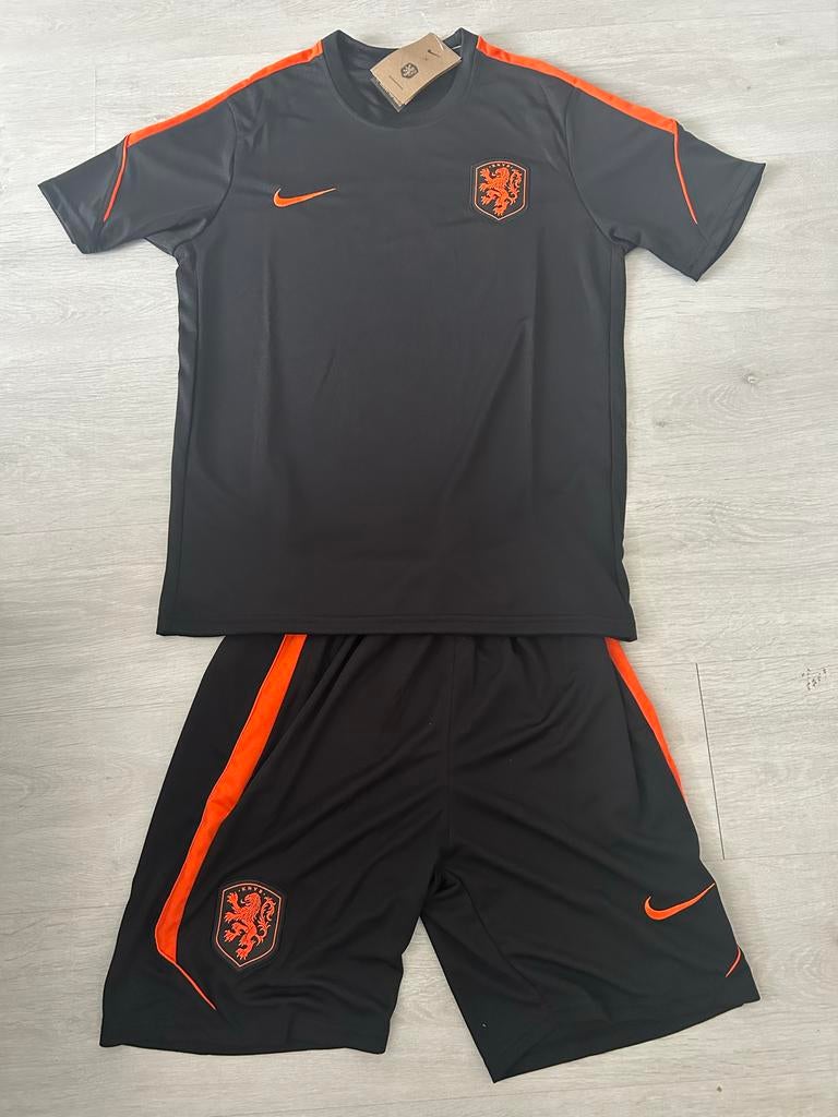 Nederlands elftal trainingstenue - maat L, Maat 48/50 (M), Zwart, Nieuw, Ophalen of Verzenden