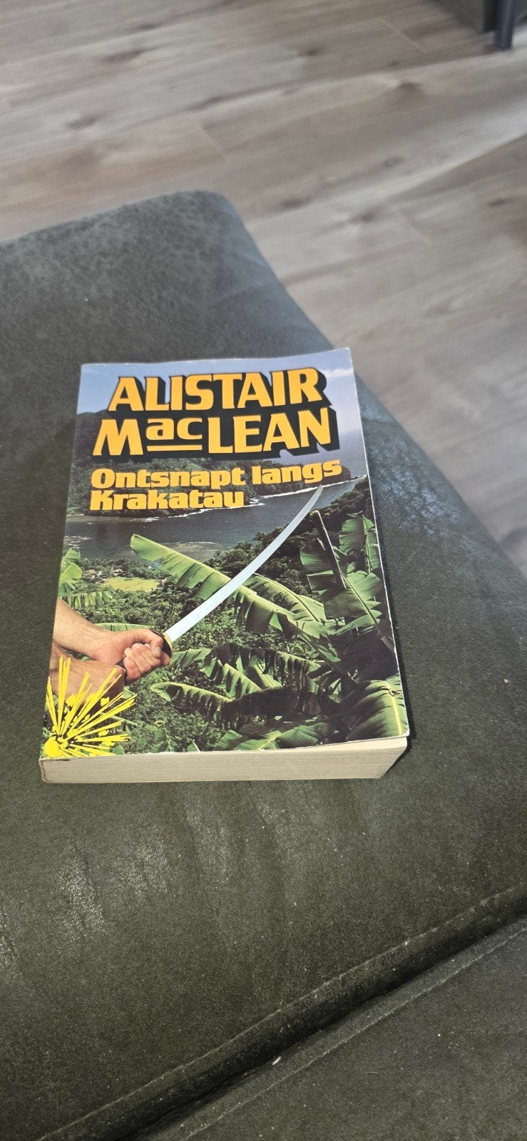 Alistair MacLean - Ontsnapt langs Krakatau, Verzenden