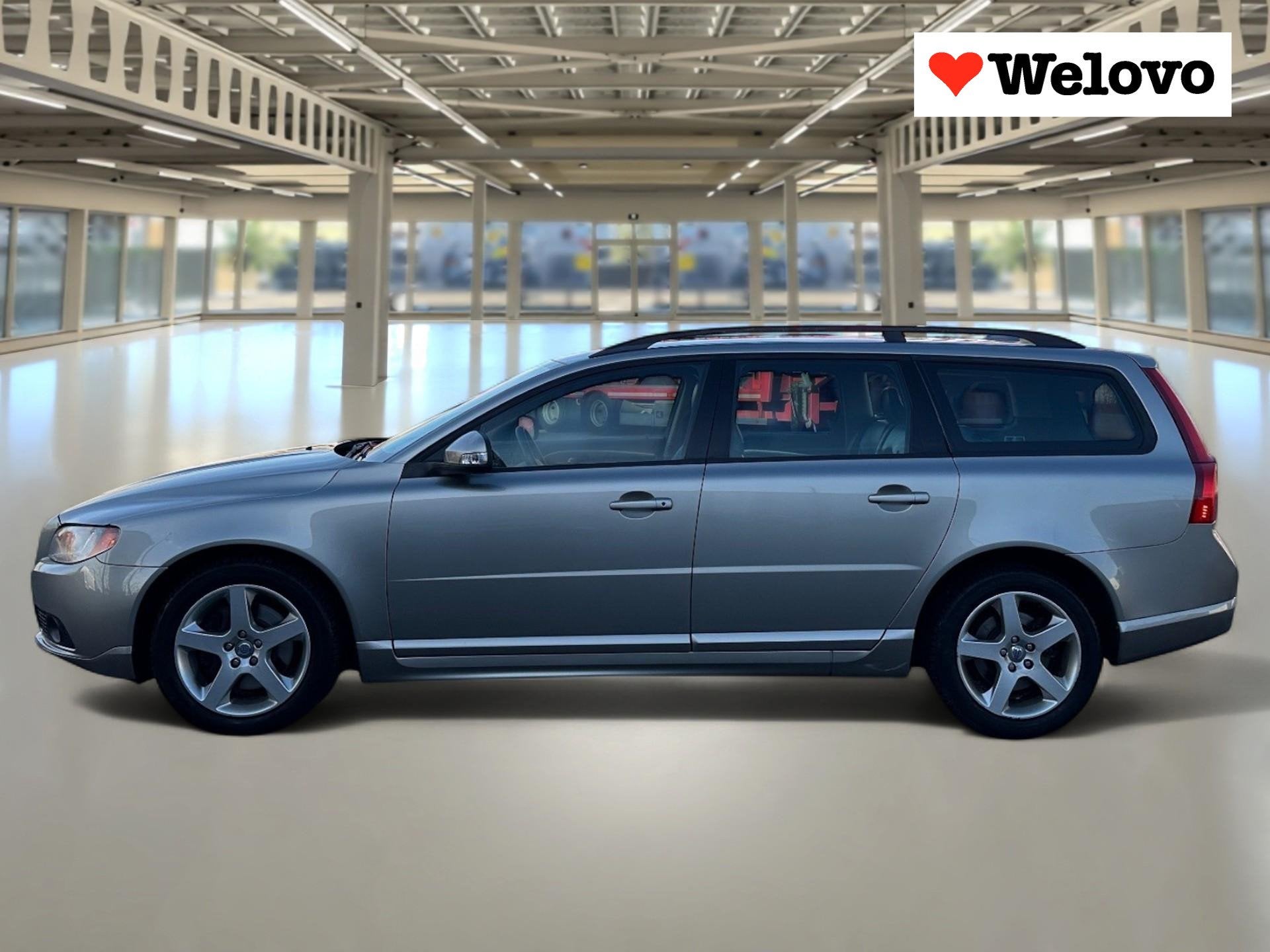 Volvo V70 2.5T Momentum Leder, trekhaak, Rijklaar+Garantie.., 2521 cc, Parkeersensor, 93 €/maand, Euro 4