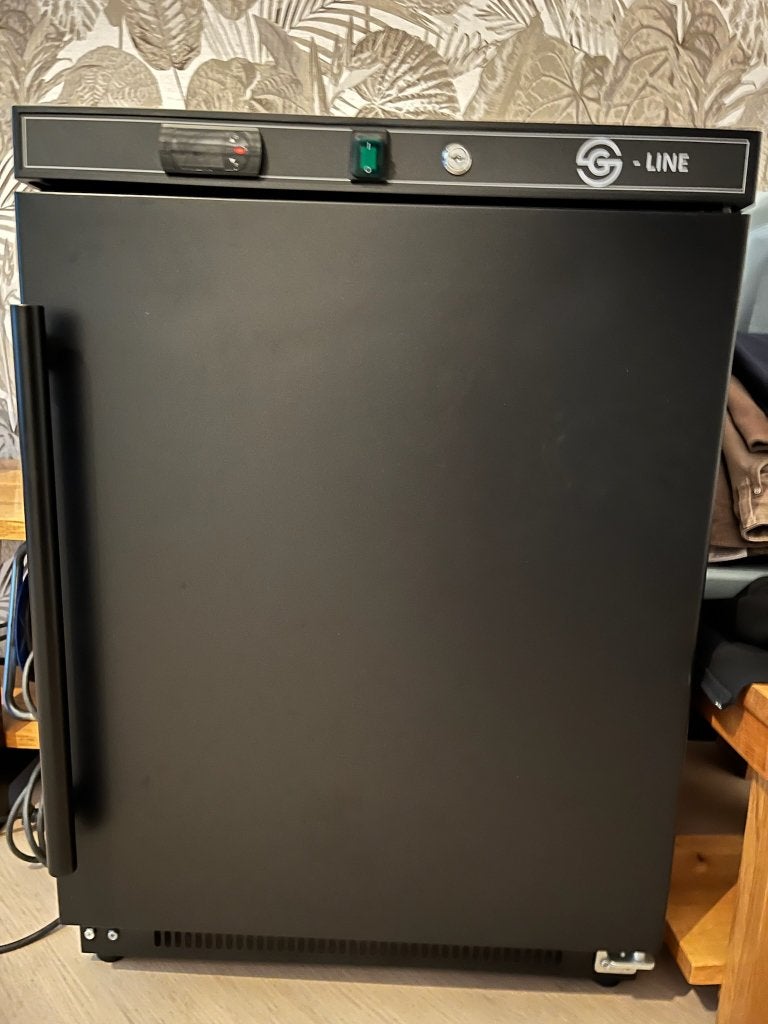 Vrieskast 200 liter 1 deurs, Zo goed als nieuw, Energieklasse A of zuiniger, Ophalen, Vrieskast