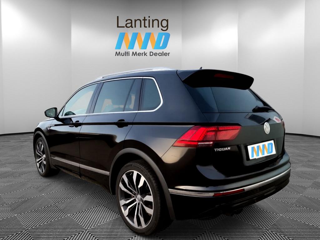 Volkswagen Tiguan 1.4 TSI ACT R-Line - Pano, Auto's, Volkswagen, Voorwielaandrijving, 4 cilinders, Alcantara, Zwart