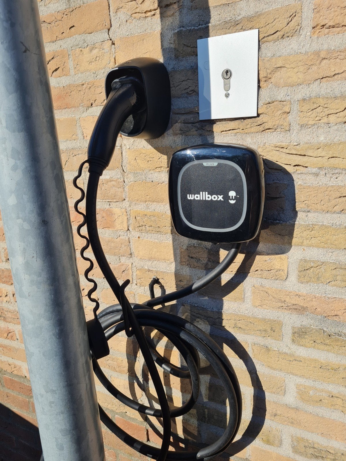 Wallbox Pulsar Plus Laadpaal met vaste kabel, Auto diversen, Laadpalen, Ophalen of Verzenden, Zo goed als nieuw, Laadpaal en Laadkabel