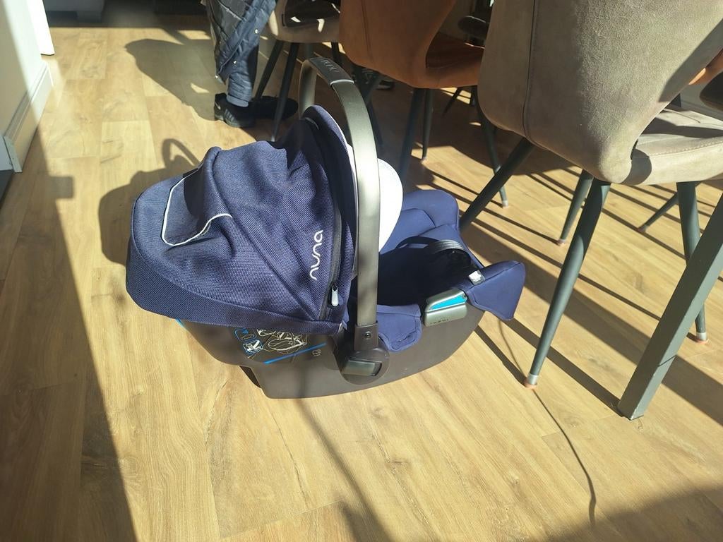 Nuna Maxi-Cosi autostoel, Overige merken, Ophalen of Verzenden, Zo goed als nieuw, 0 t/m 13 kg
