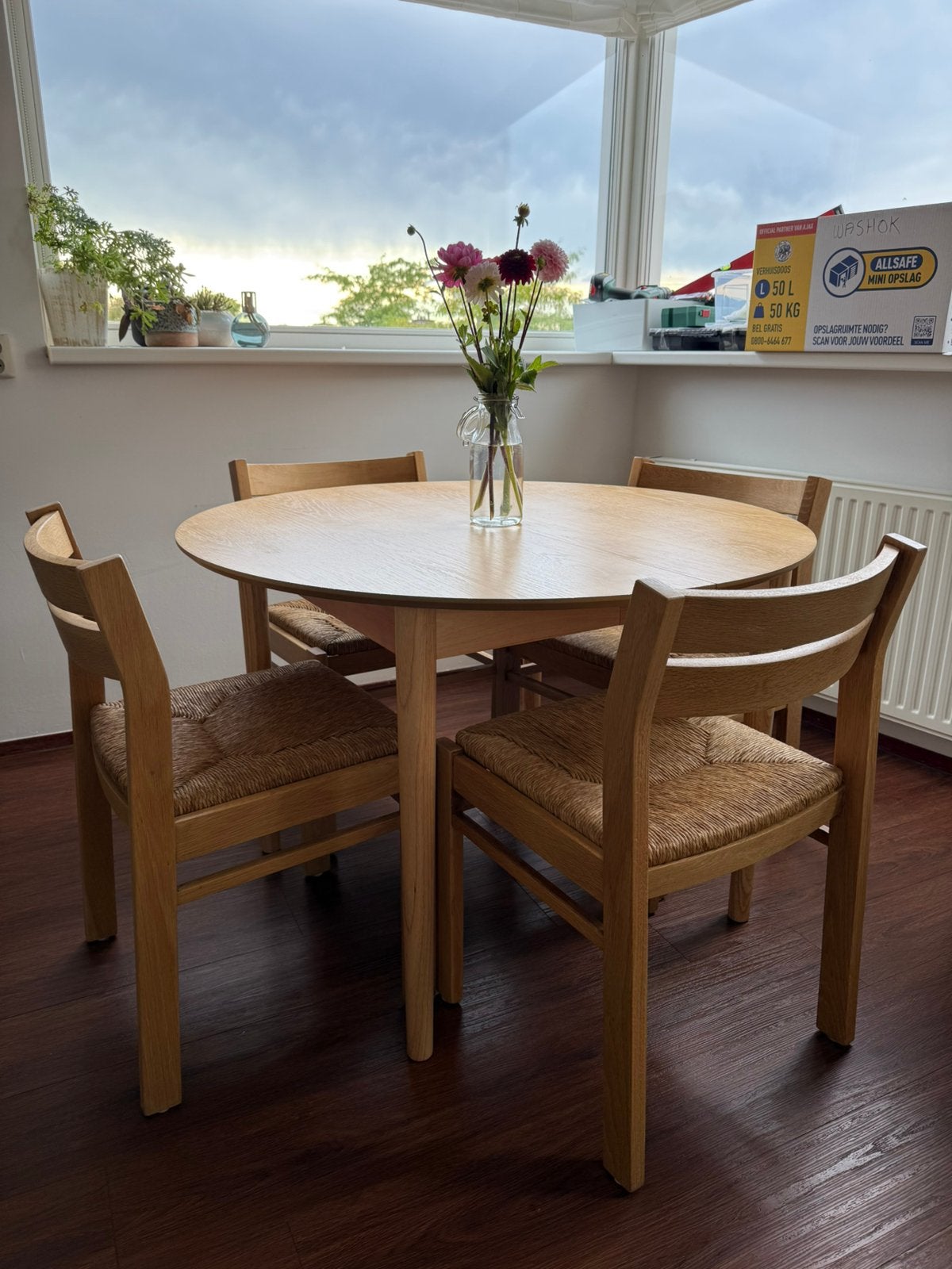 Eiken eetkamerstoelen met rieten zitting - retro - vintage, Huis en Inrichting, Stoelen, Ophalen, Gebruikt, Bruin, Vier